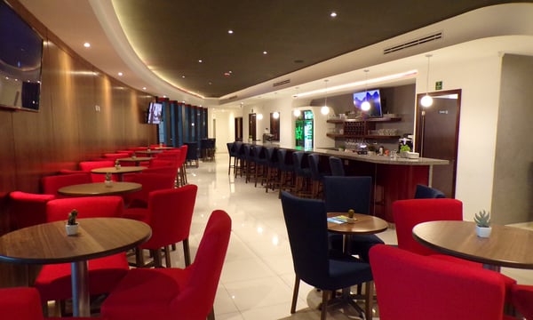 Oma Premium Lounge