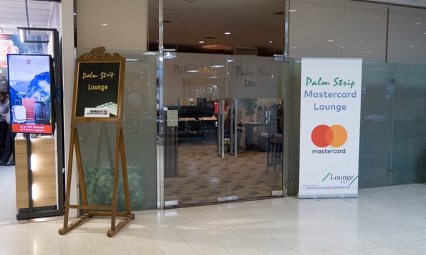 Palm Strip Lounge
