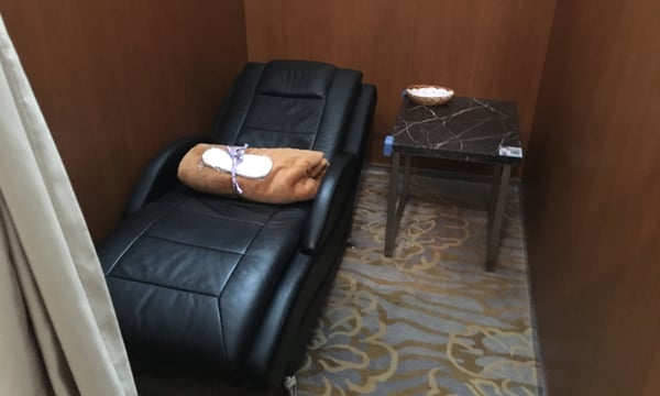 First Class Lounge V7