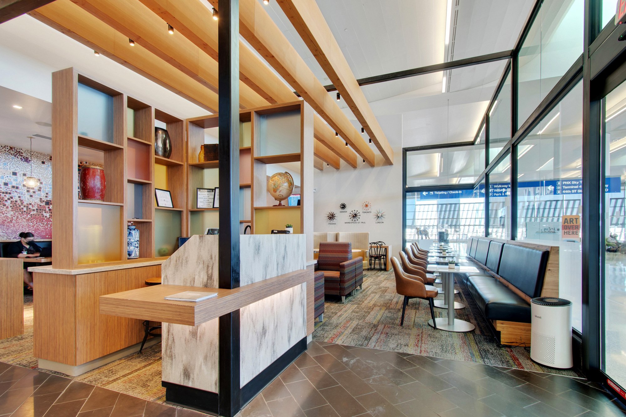 #5 of 5 images of Escape Lounges