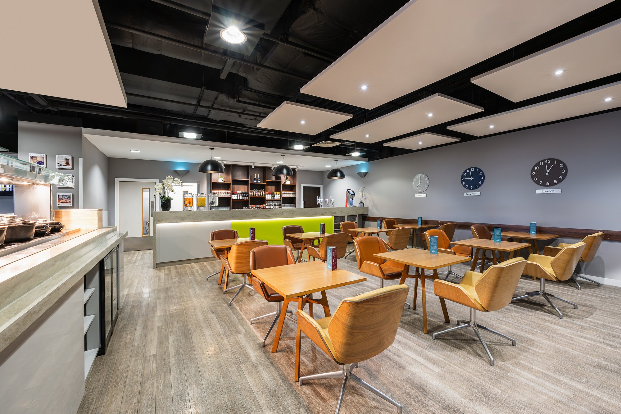 #2 of 5 images of Escape Lounges