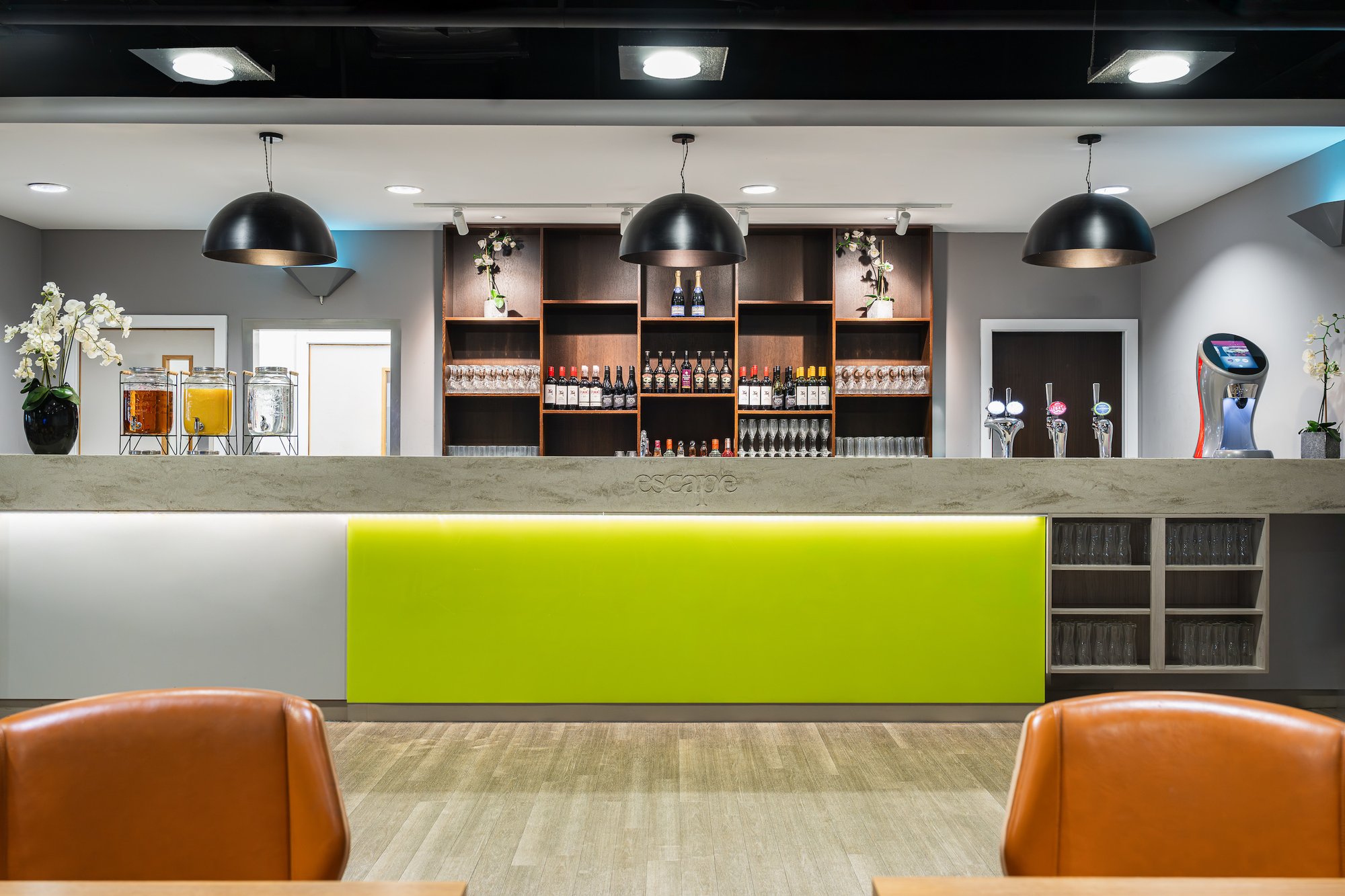 #3 of 5 images of Escape Lounges