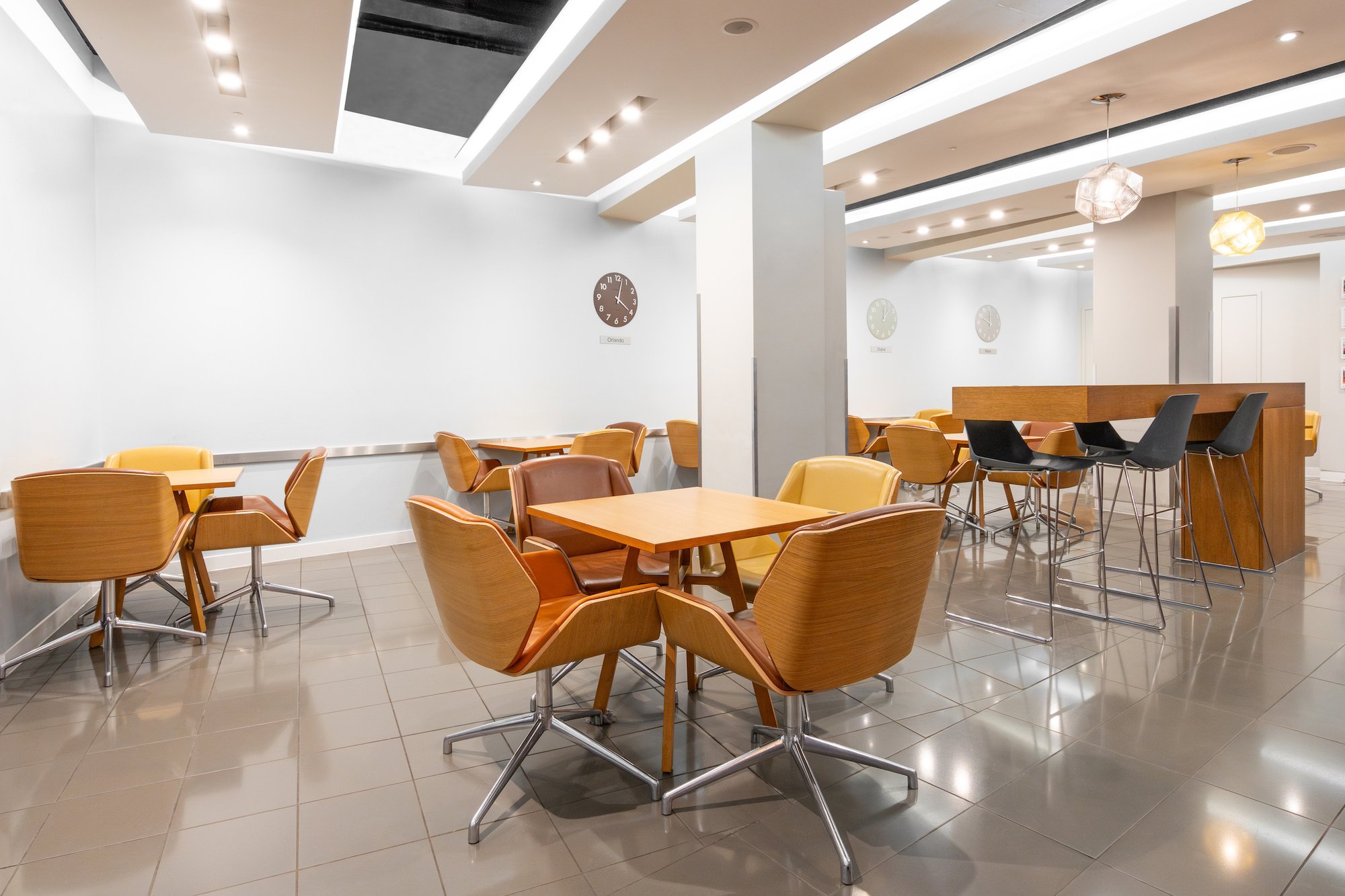 #2 of 5 images of Escape Lounges