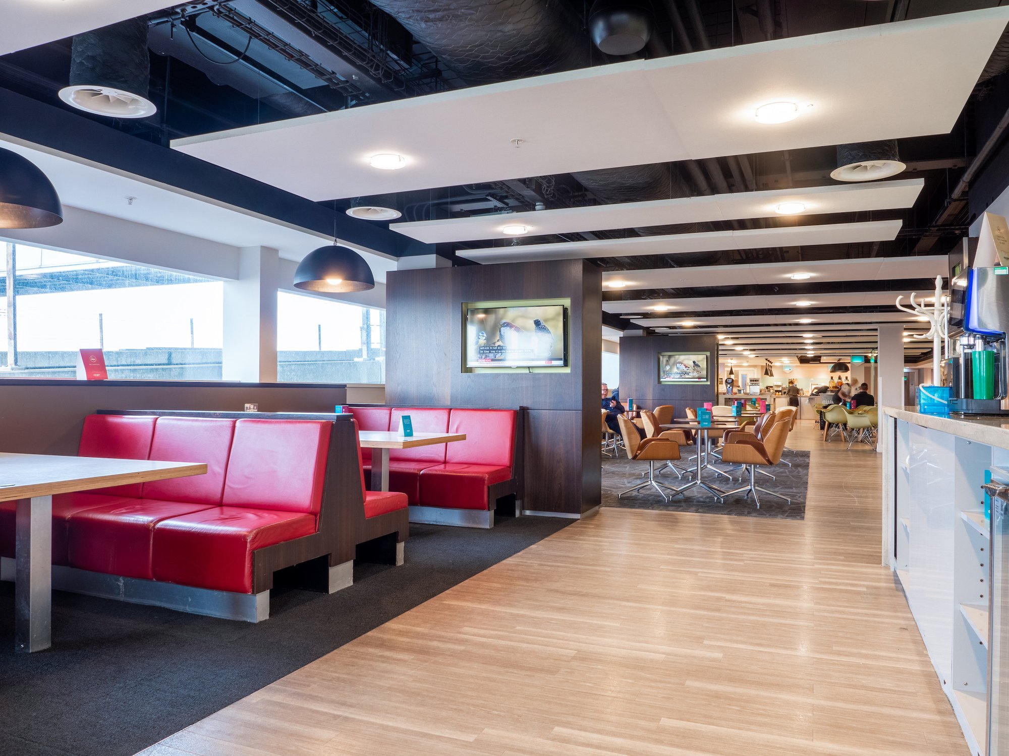 #2 of 5 images of Escape Lounges