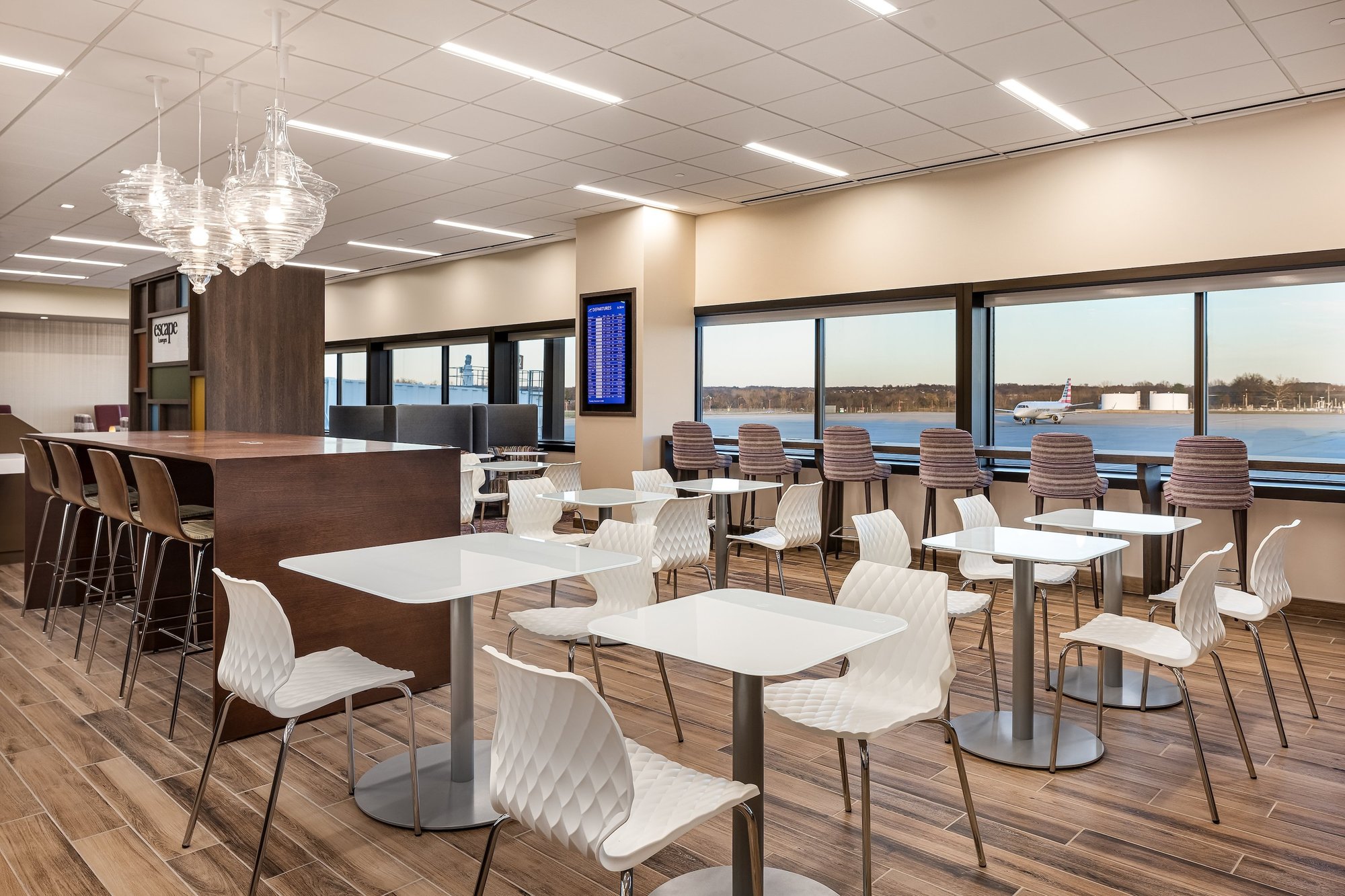 #2 of 5 images of Escape Lounges