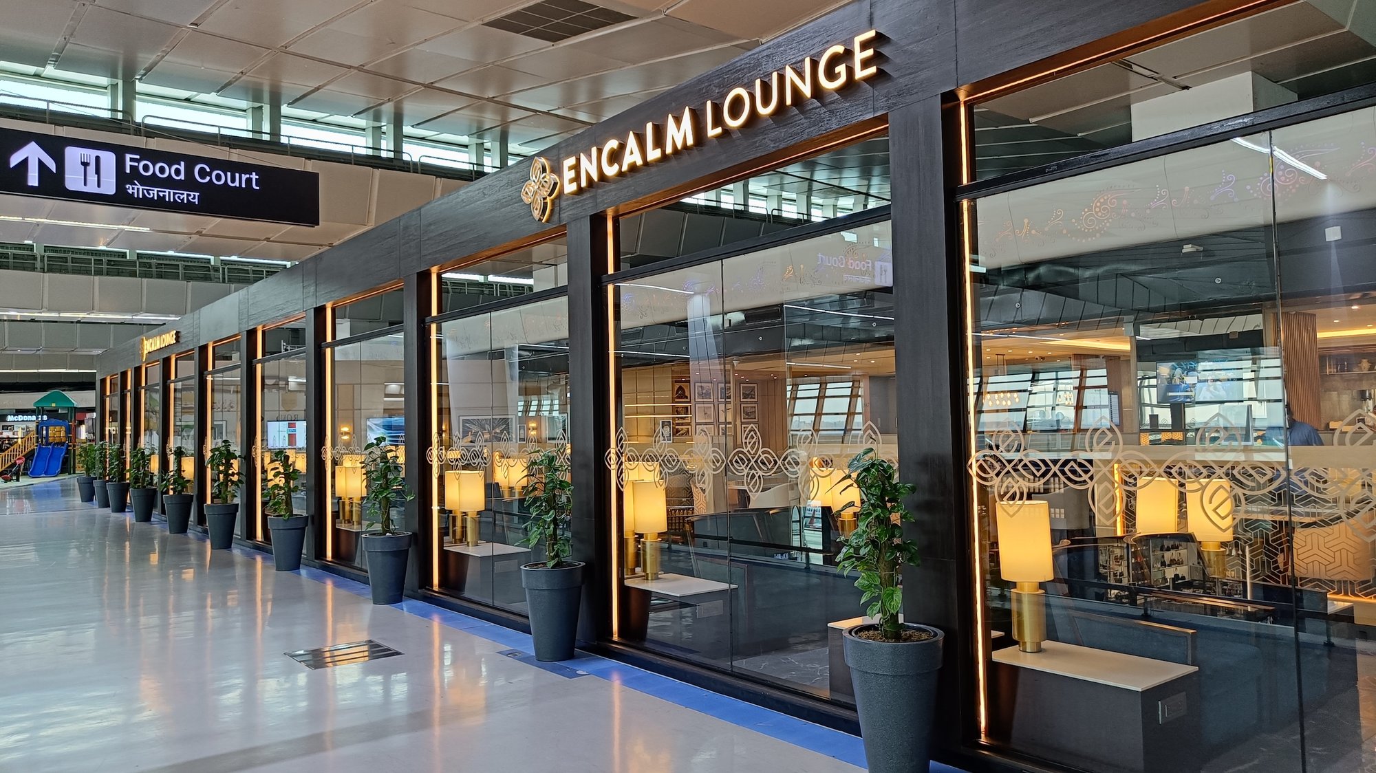 #5 of 5 images of Encalm Lounge