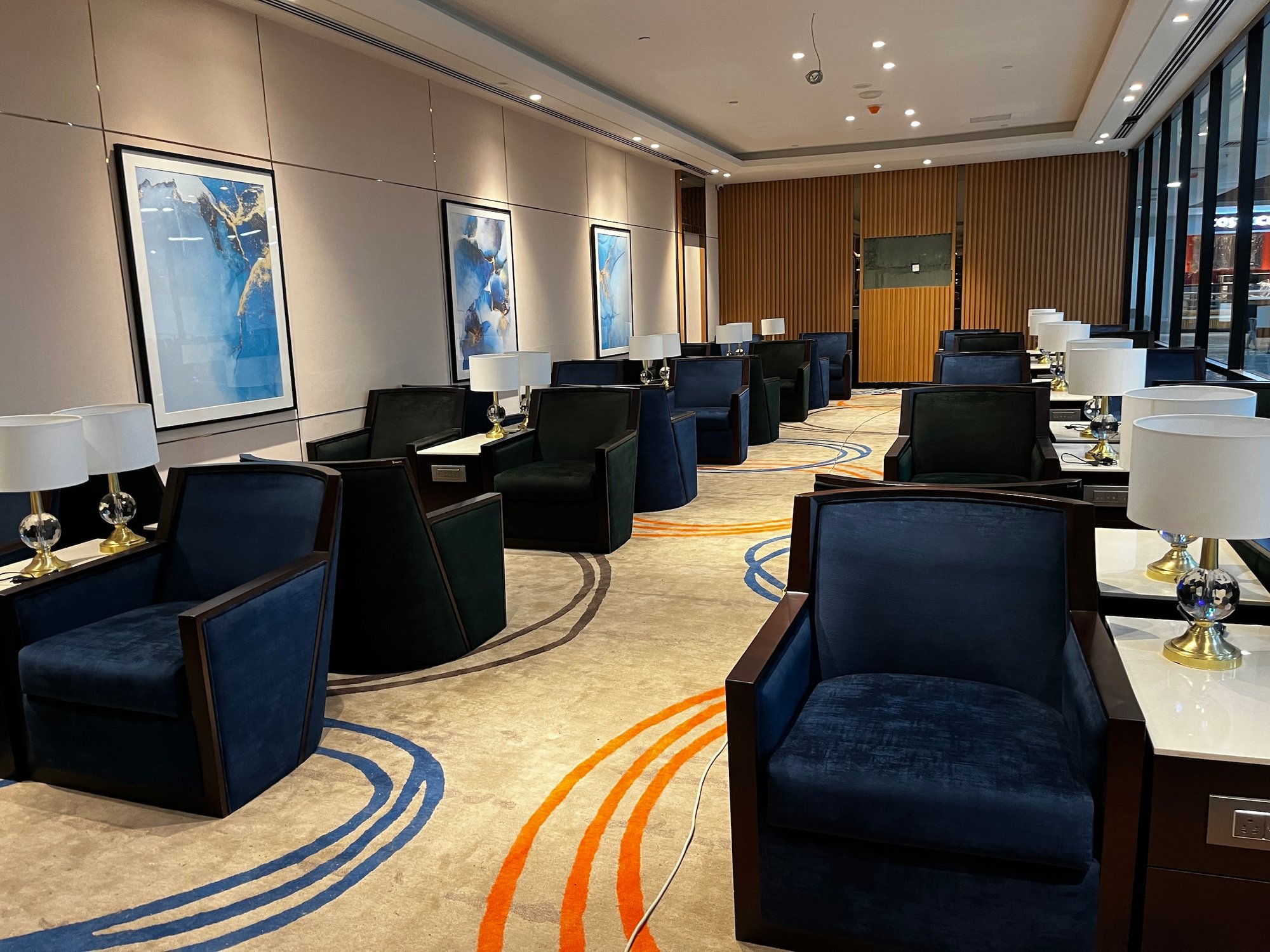 #3 of 5 images of Encalm Lounge