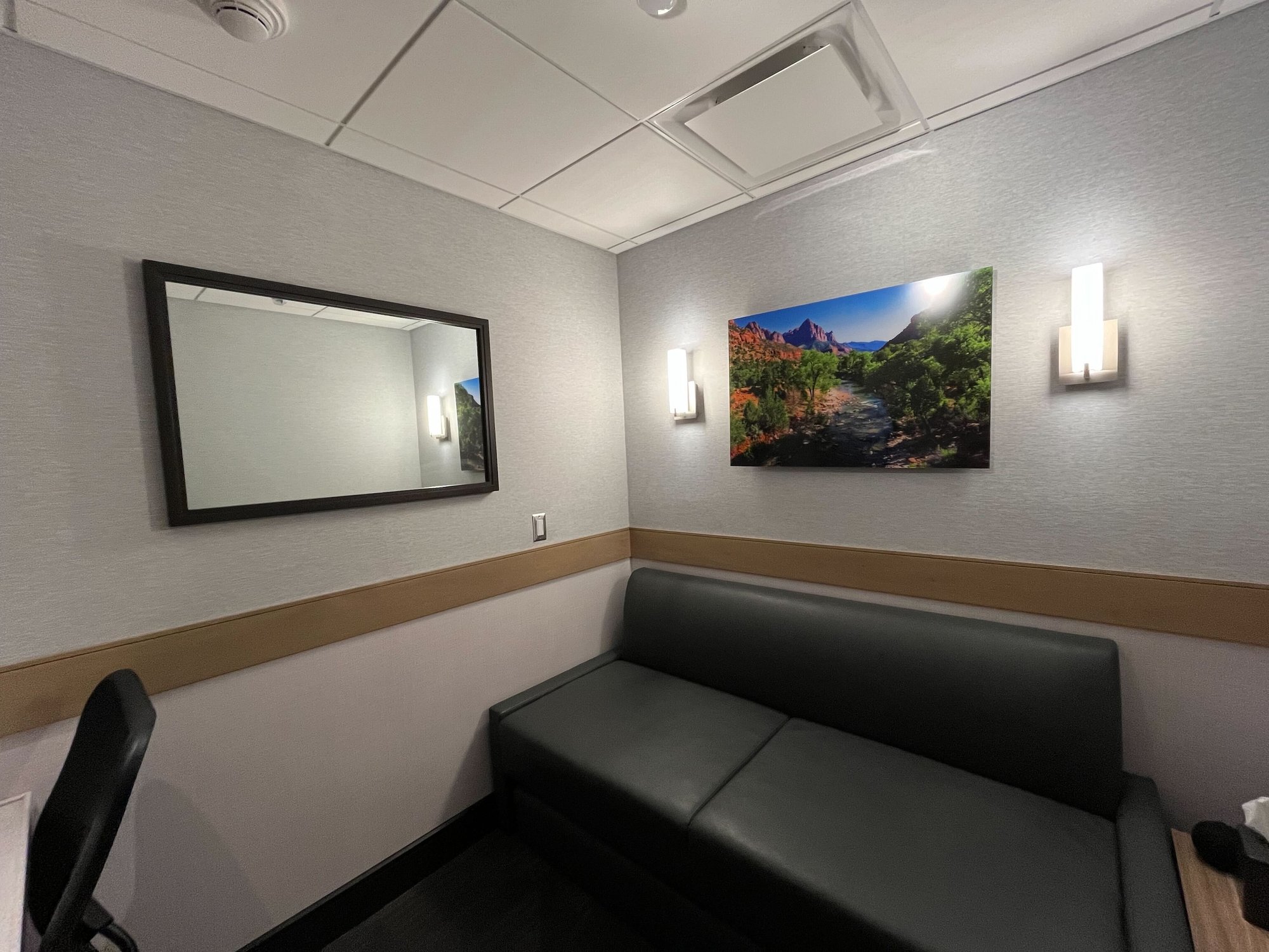 #5 of 5 images of Minute Suites