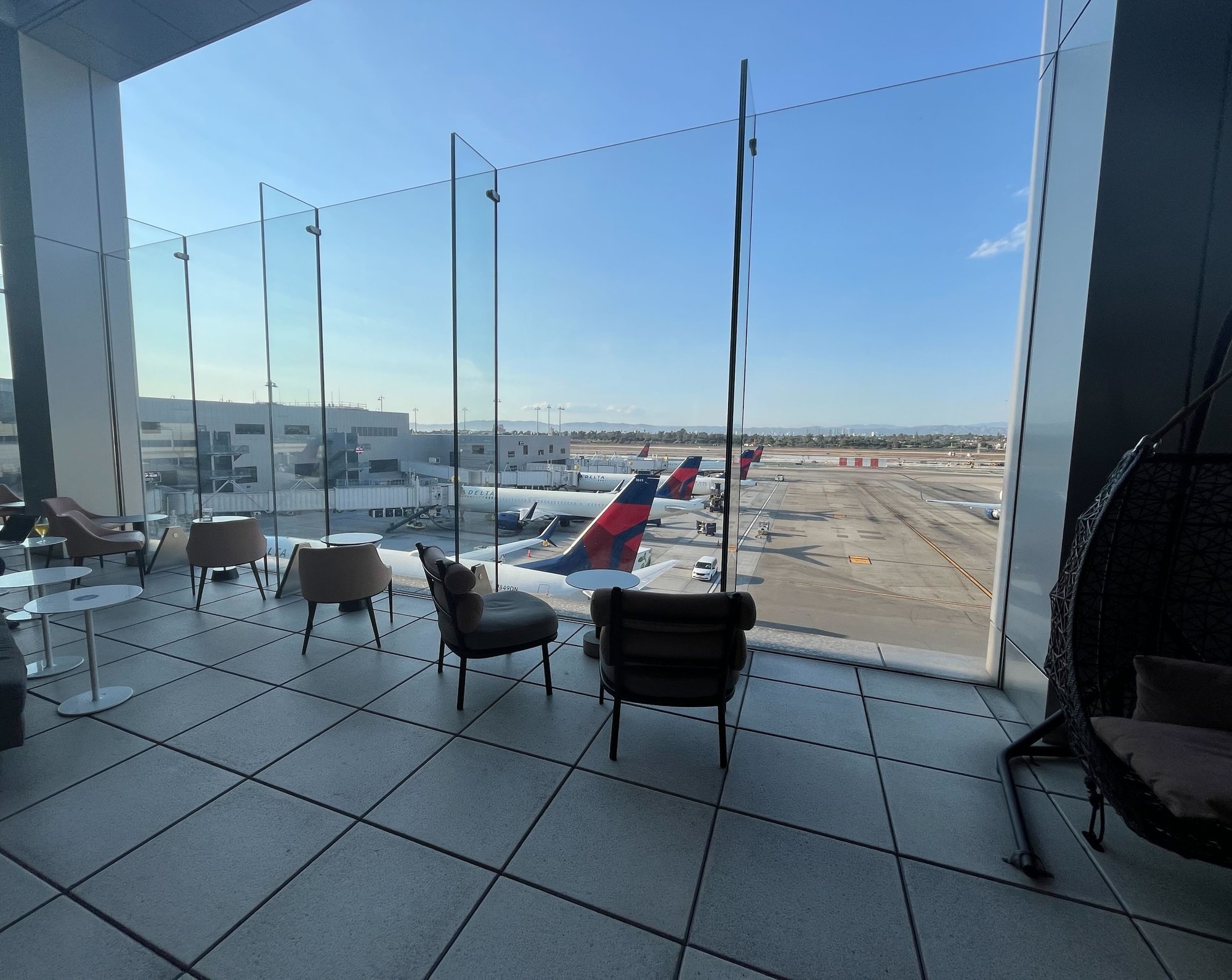 #4 of 5 images of Delta Sky Club