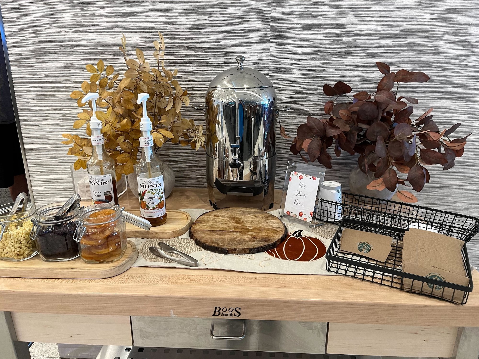 #4 of 5 images of Delta Sky Club