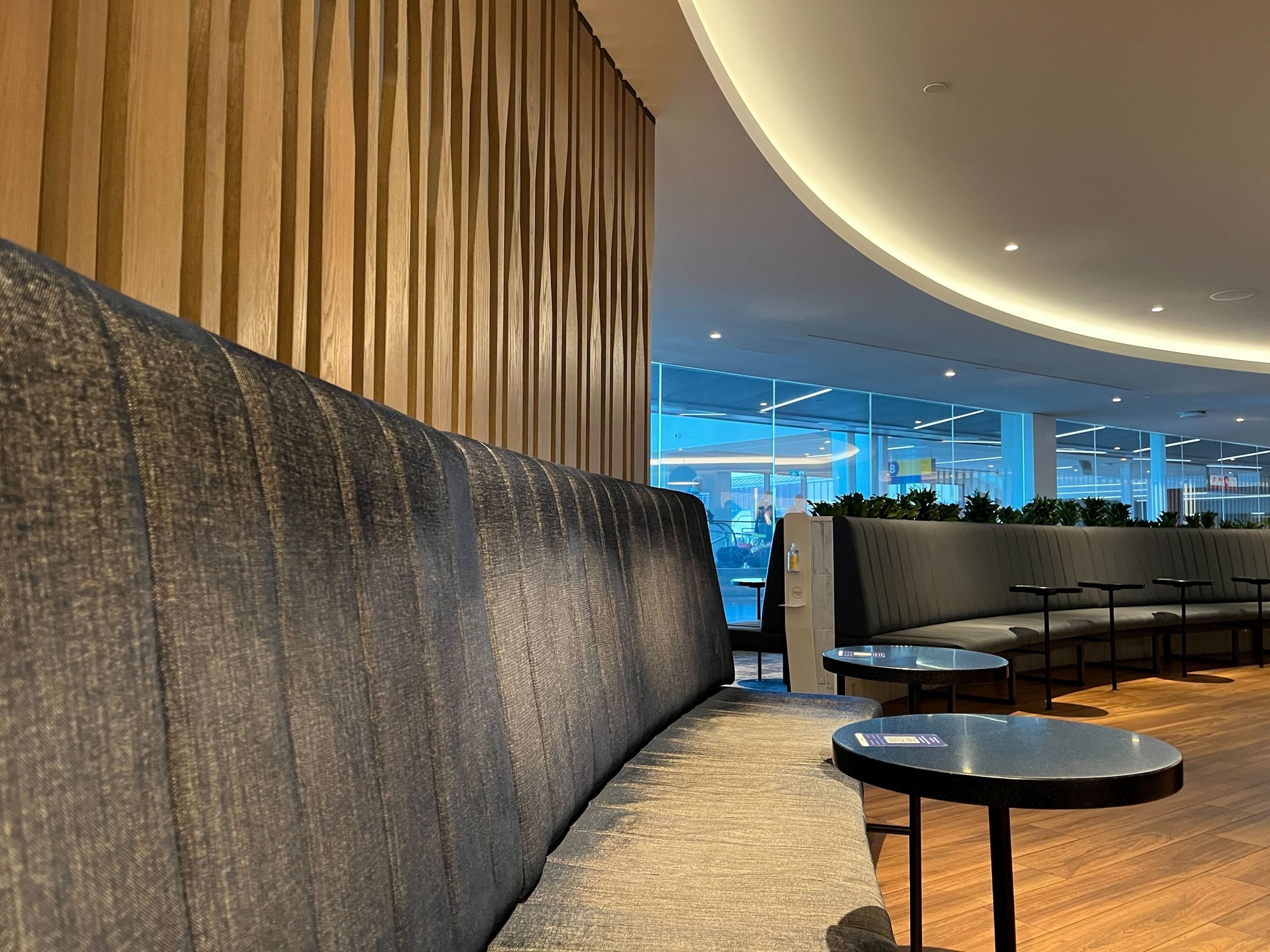 #5 of 5 images of WestJet Elevation Lounge
