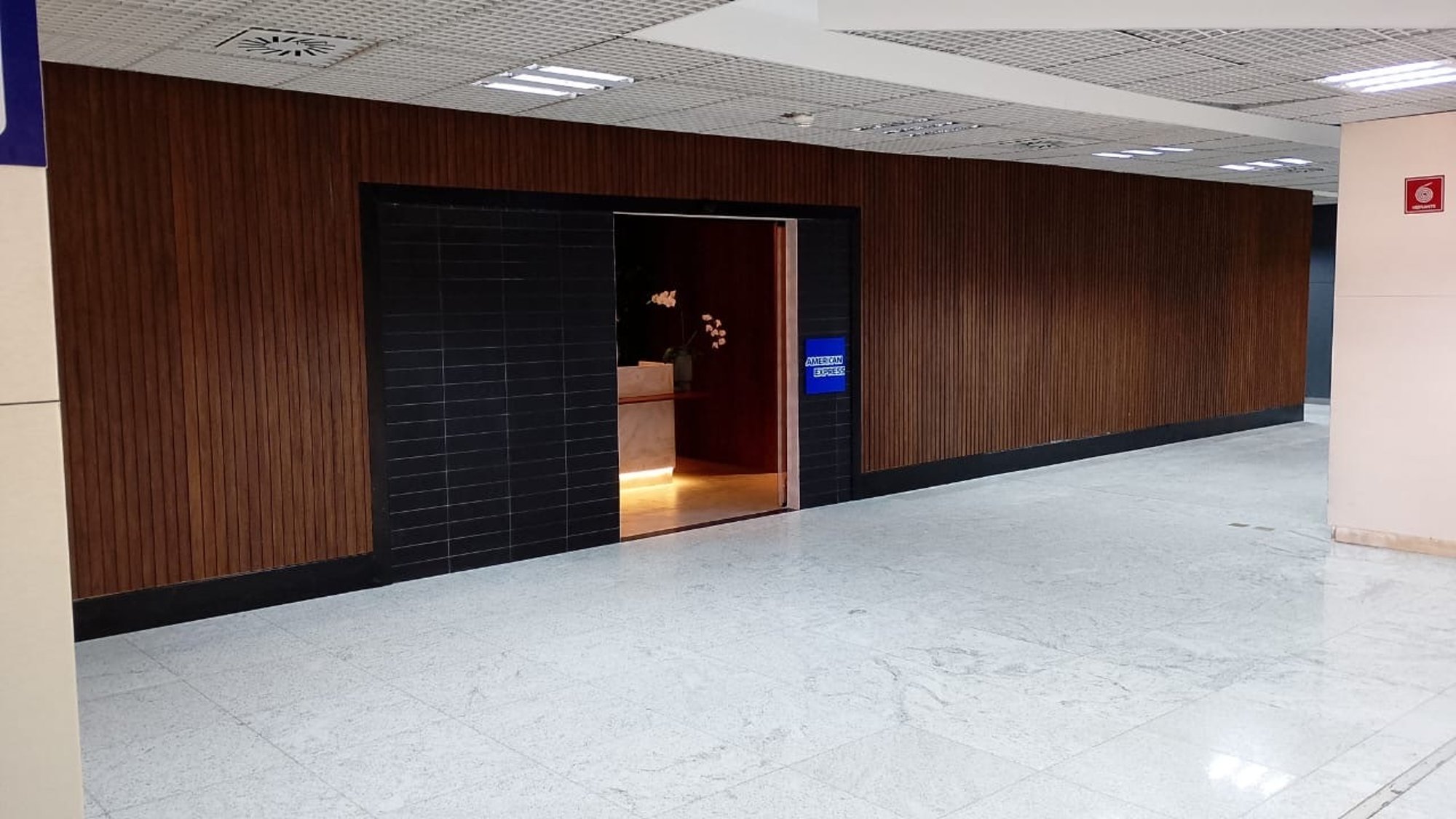 #4 of 5 images of W Premium Lounge 5th Avenue