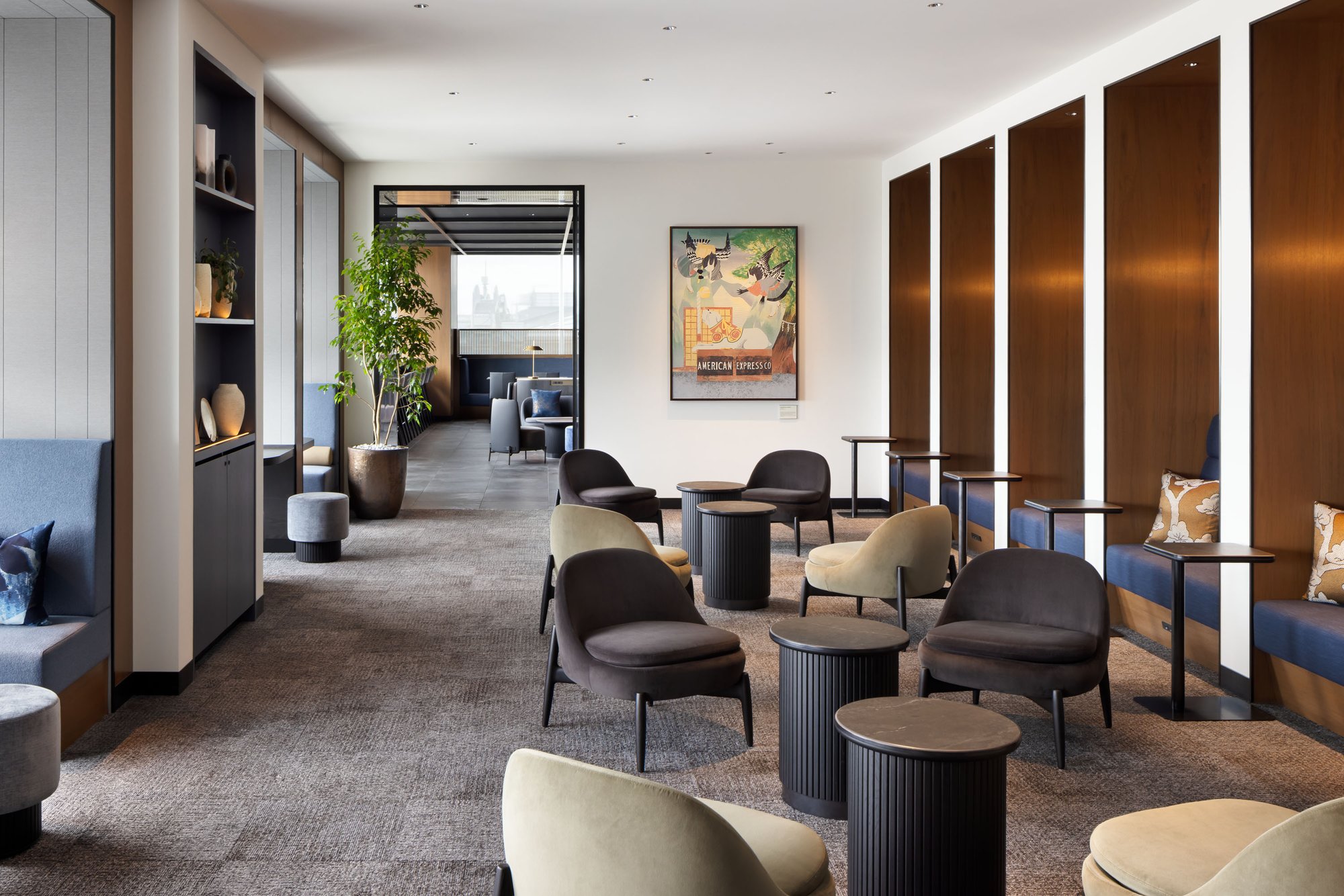 #2 of 5 images of The Centurion Lounge