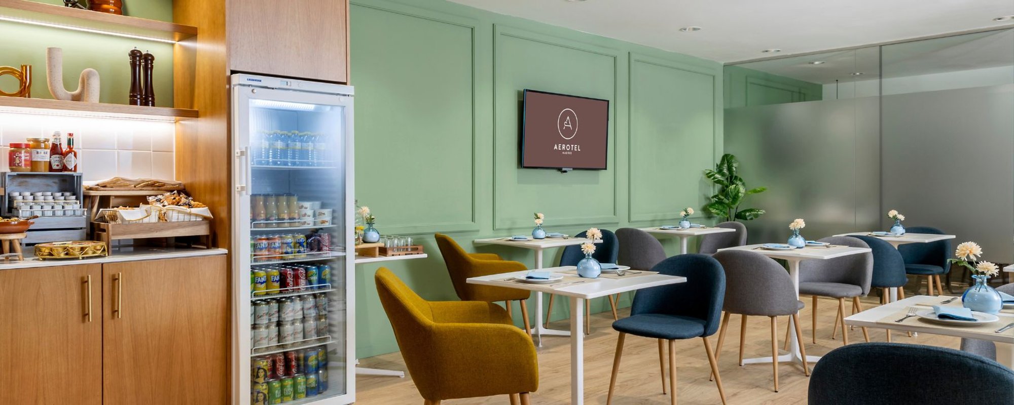 #1 of 1 images of The Hub Lounge Aerotel