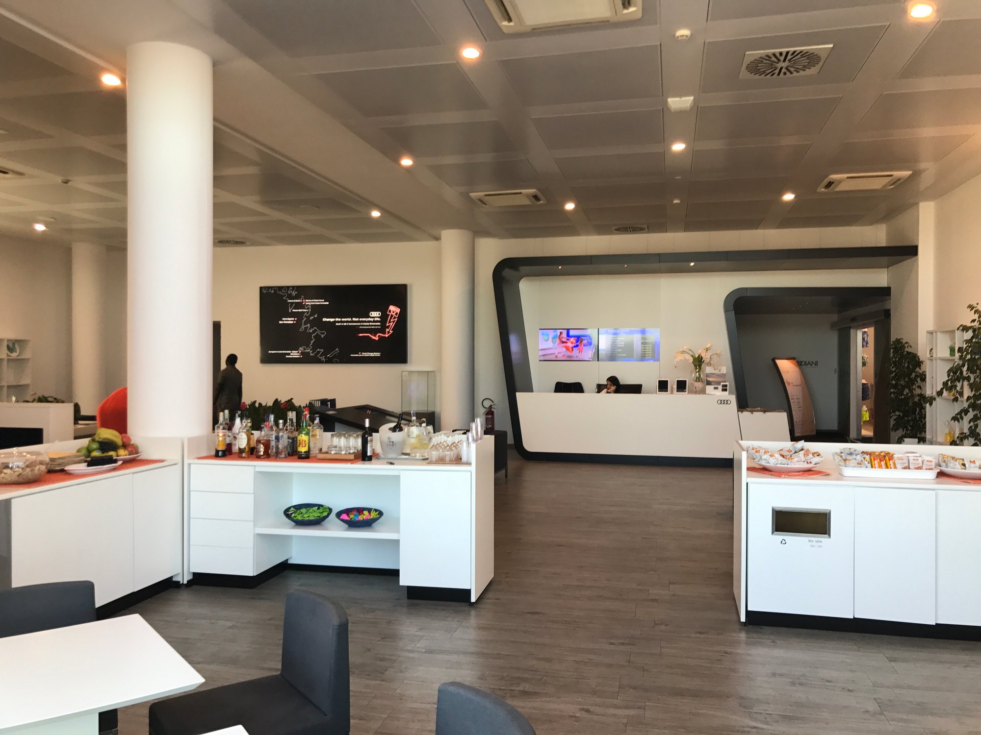 #3 of 3 images of Olbia Airport Club Lounge