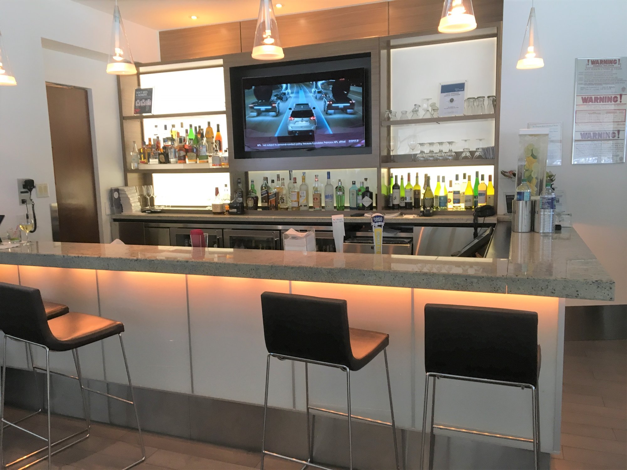 #1 of 5 images of Delta Sky Club (Gate A6)