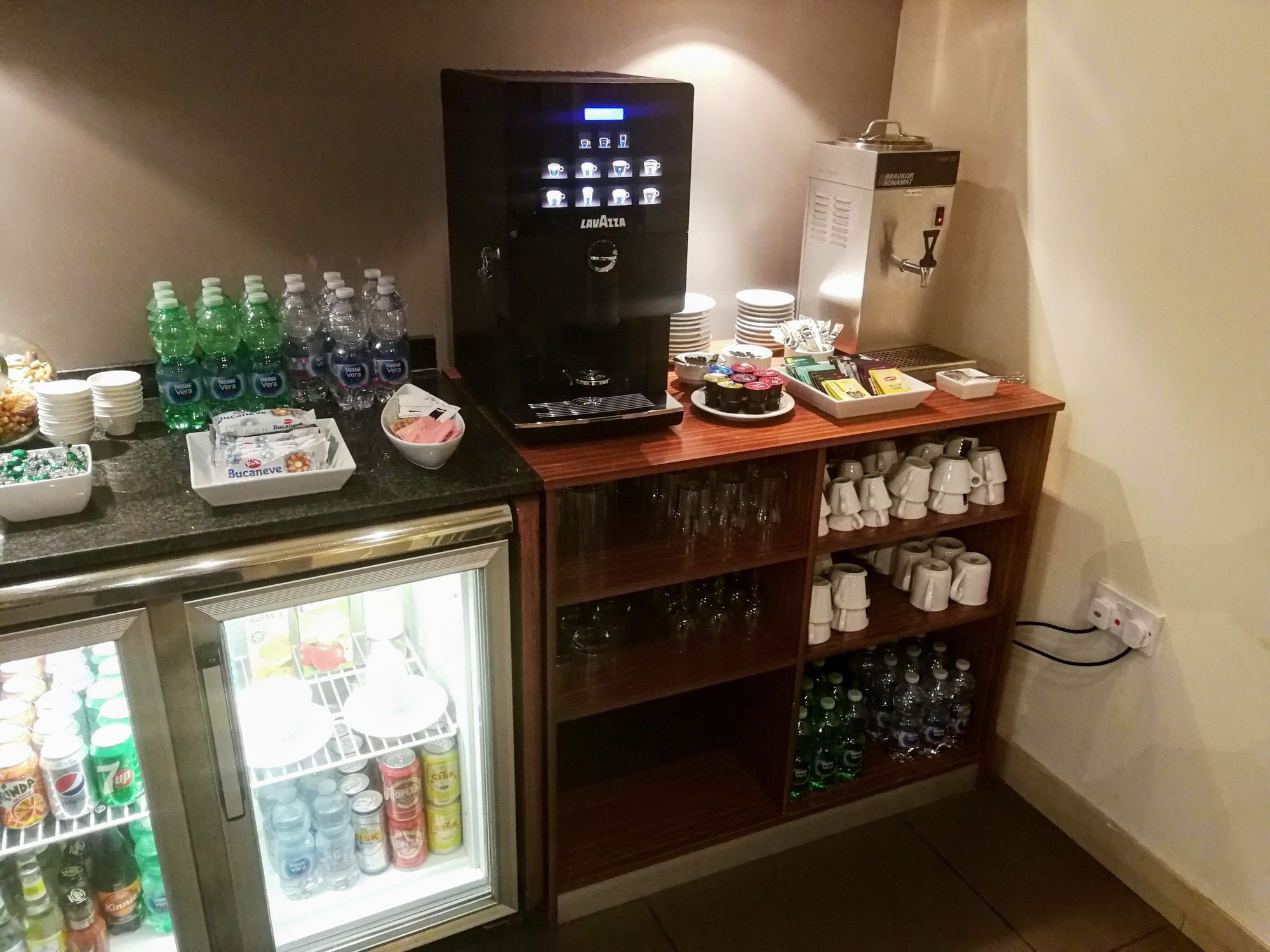 #3 of 5 images of VIP Lounge (Arrivals)