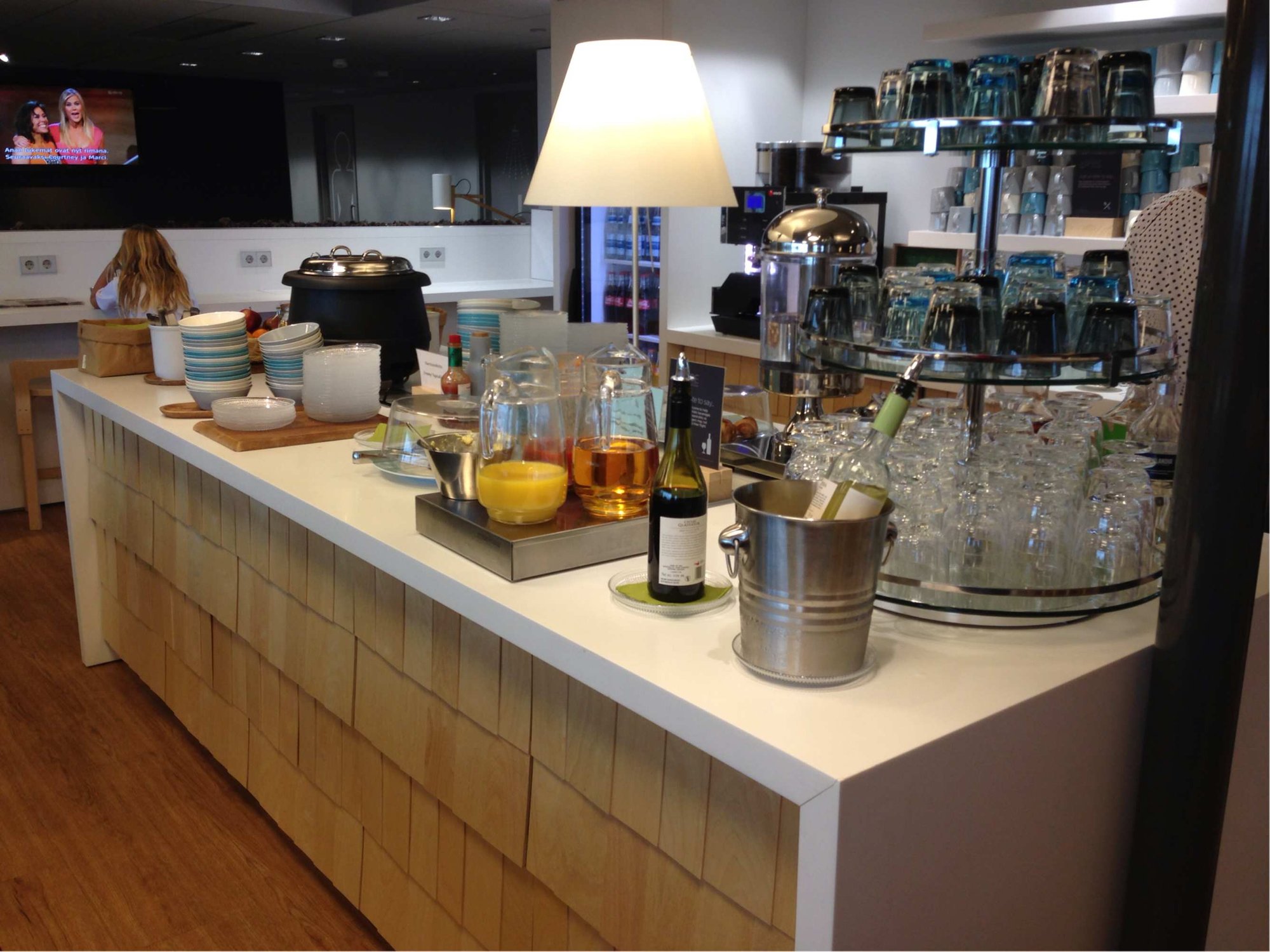 #2 of 5 images of Aspire Lounge (Gate 27)