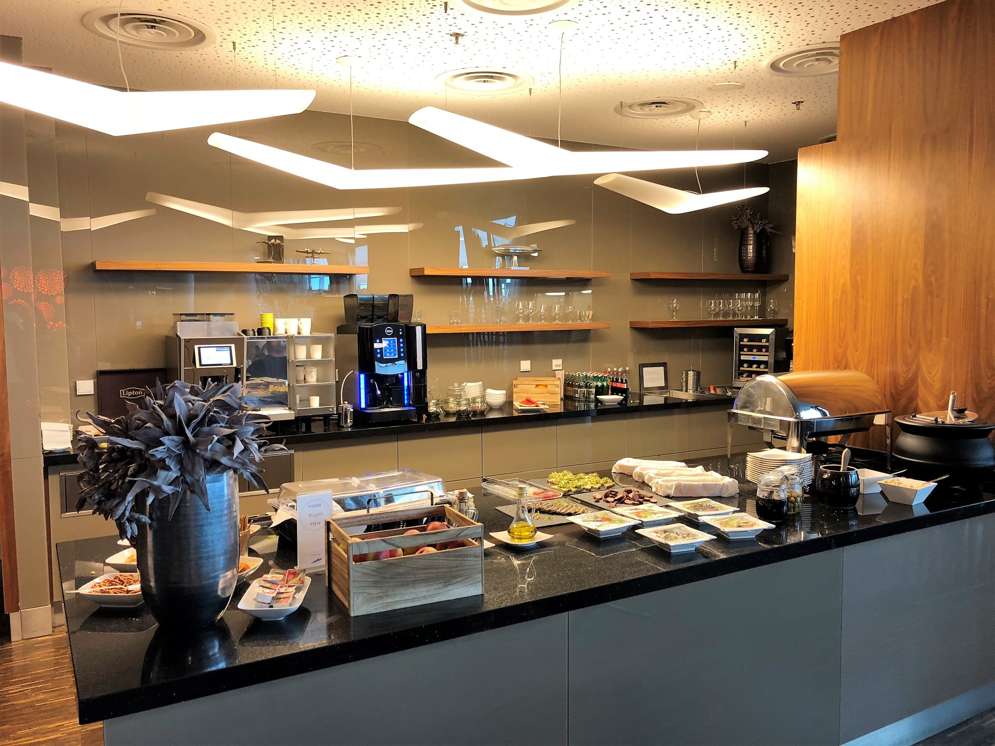 #2 of 5 images of Executive Lounge