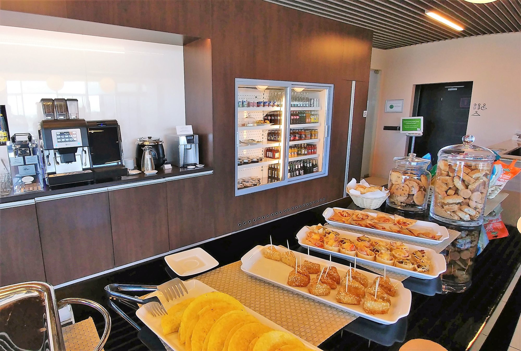 #5 of 5 images of Business Lounge (Temporarily Closed)