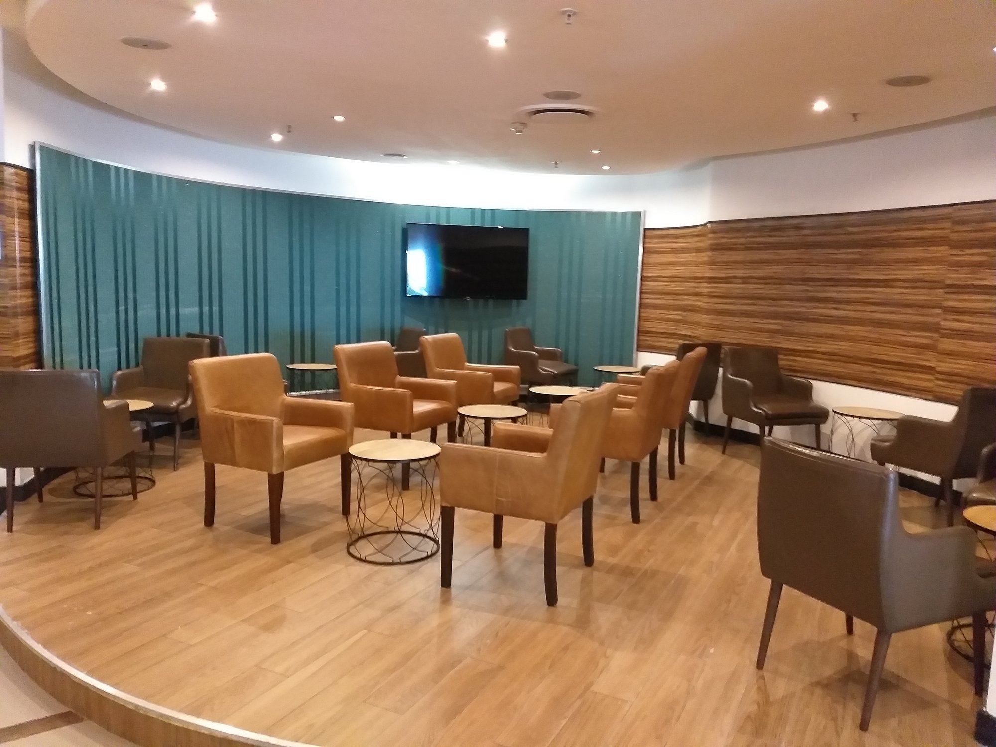 #5 of 5 images of Shongololo Lounge