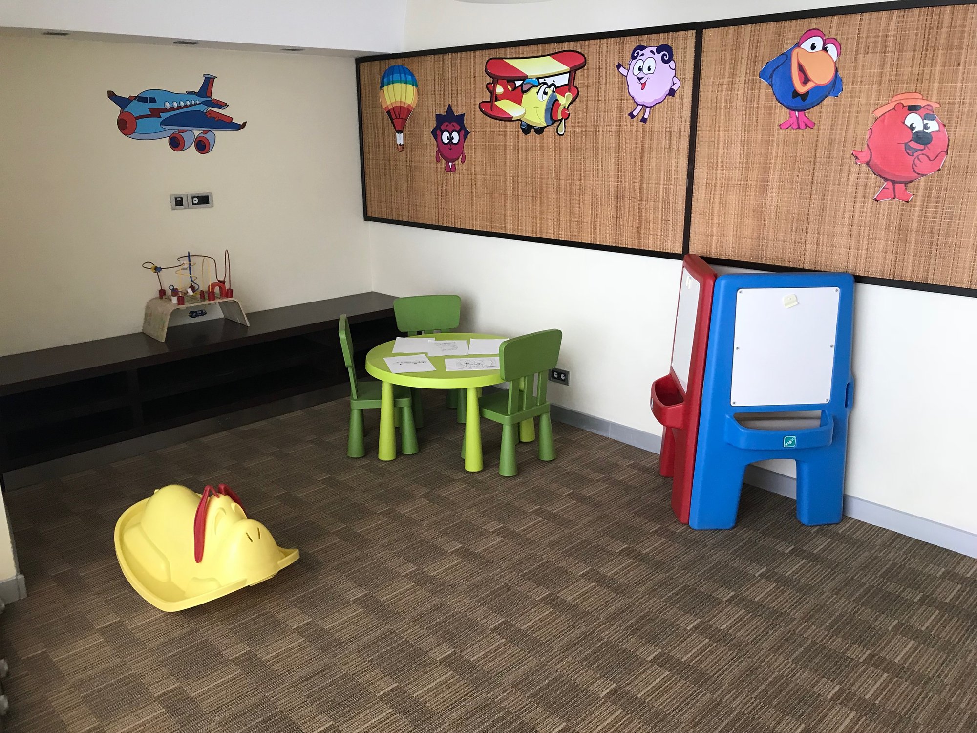 #4 of 5 images of Domestic Business Lounge