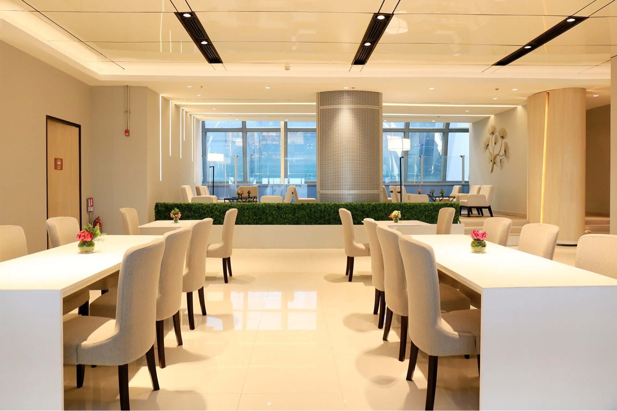 #4 of 5 images of Miracle Business Class Lounge