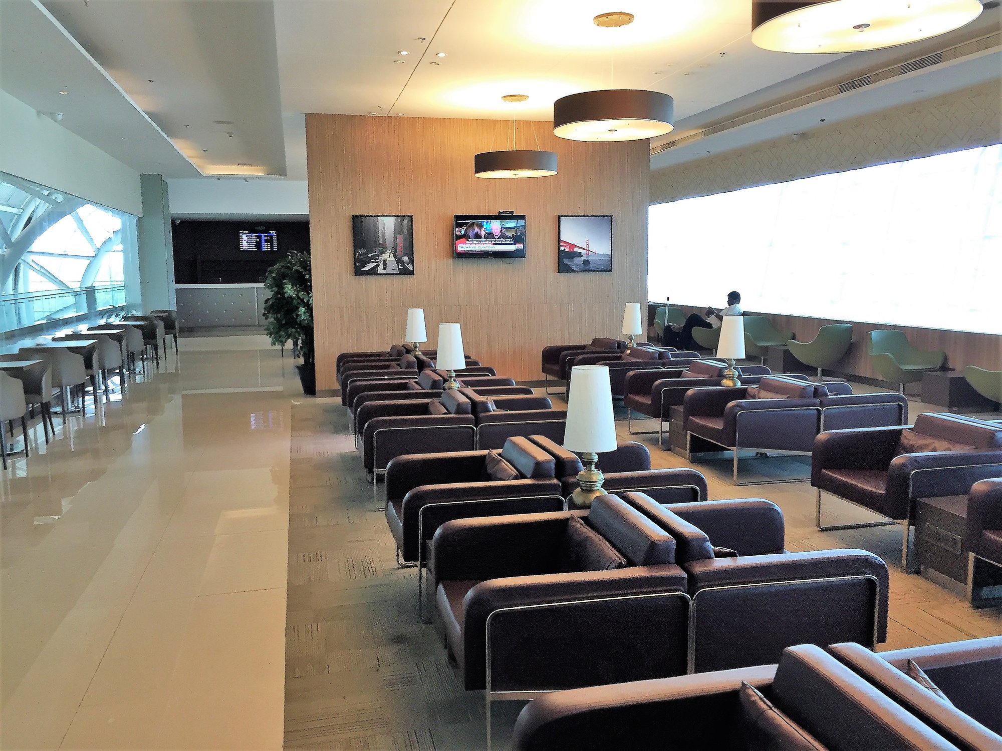 #2 of 5 images of Travel Club Lounge