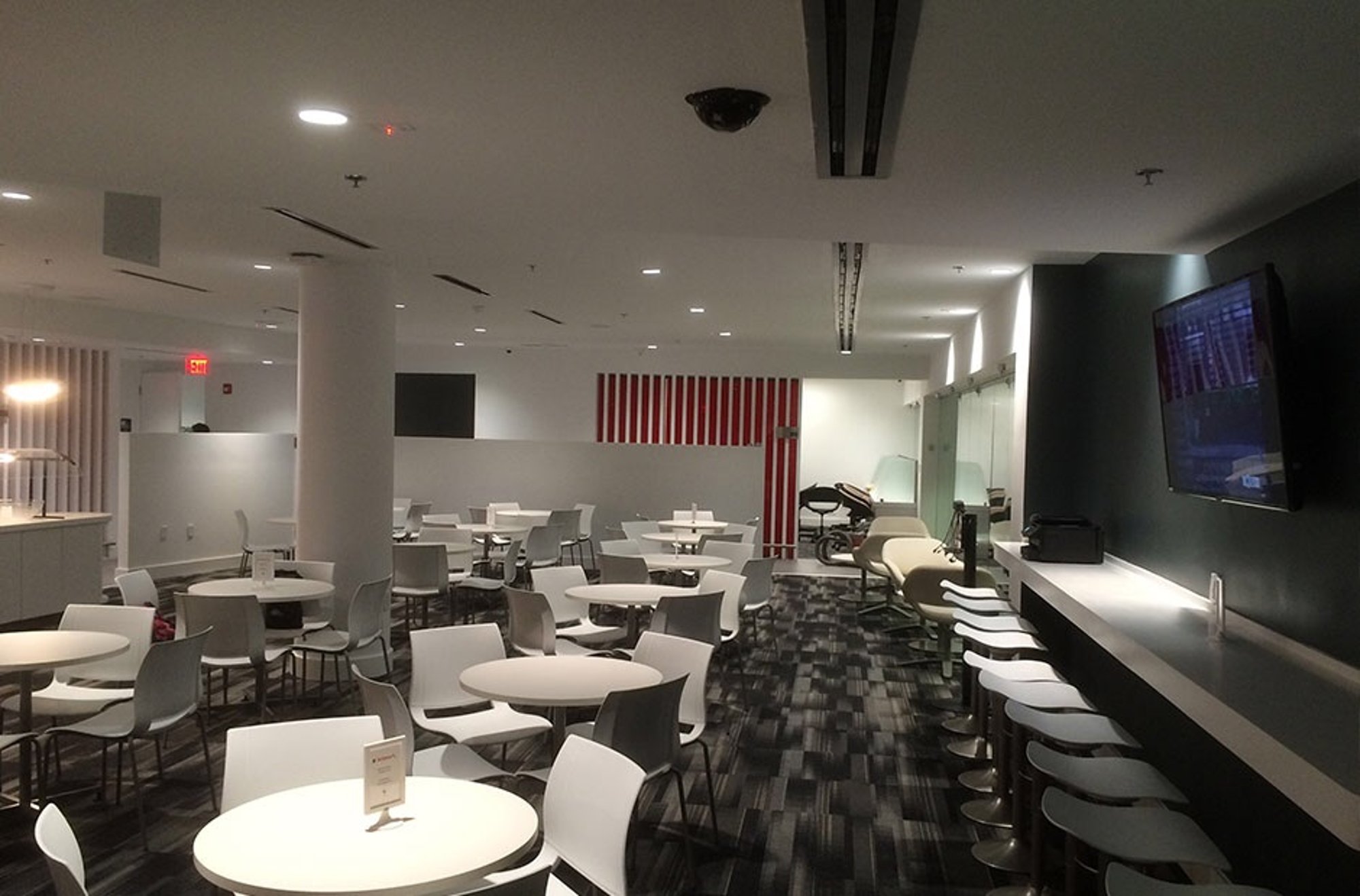 #1 of 5 images of Avianca/TAP Portugal VIP Lounge