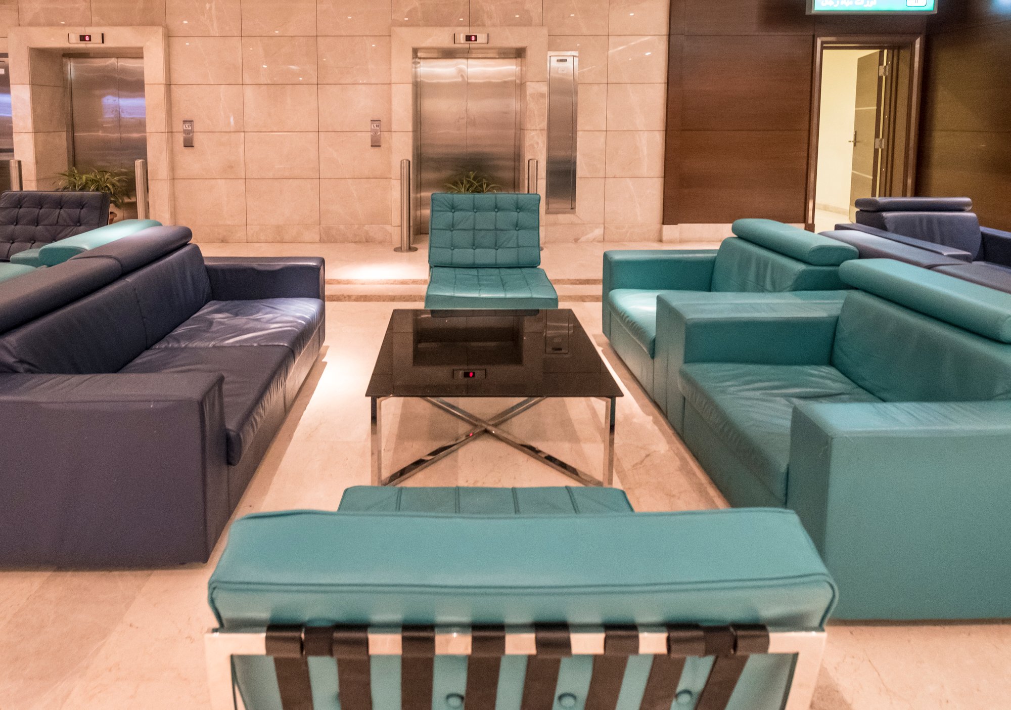 #2 of 5 images of First Class Lounge