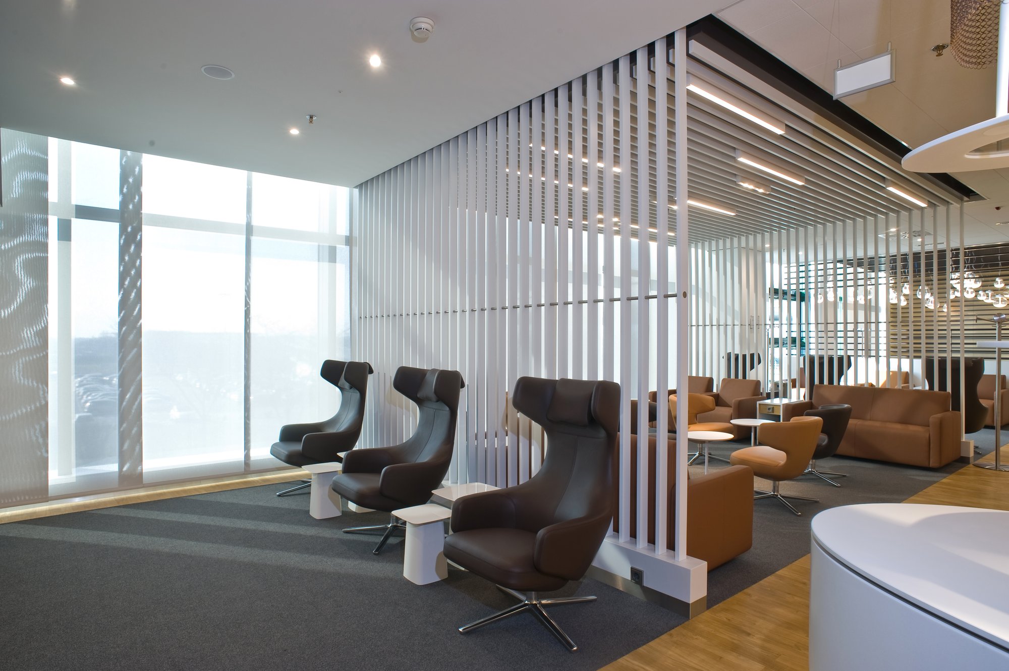 #2 of 5 images of Lufthansa Lounge