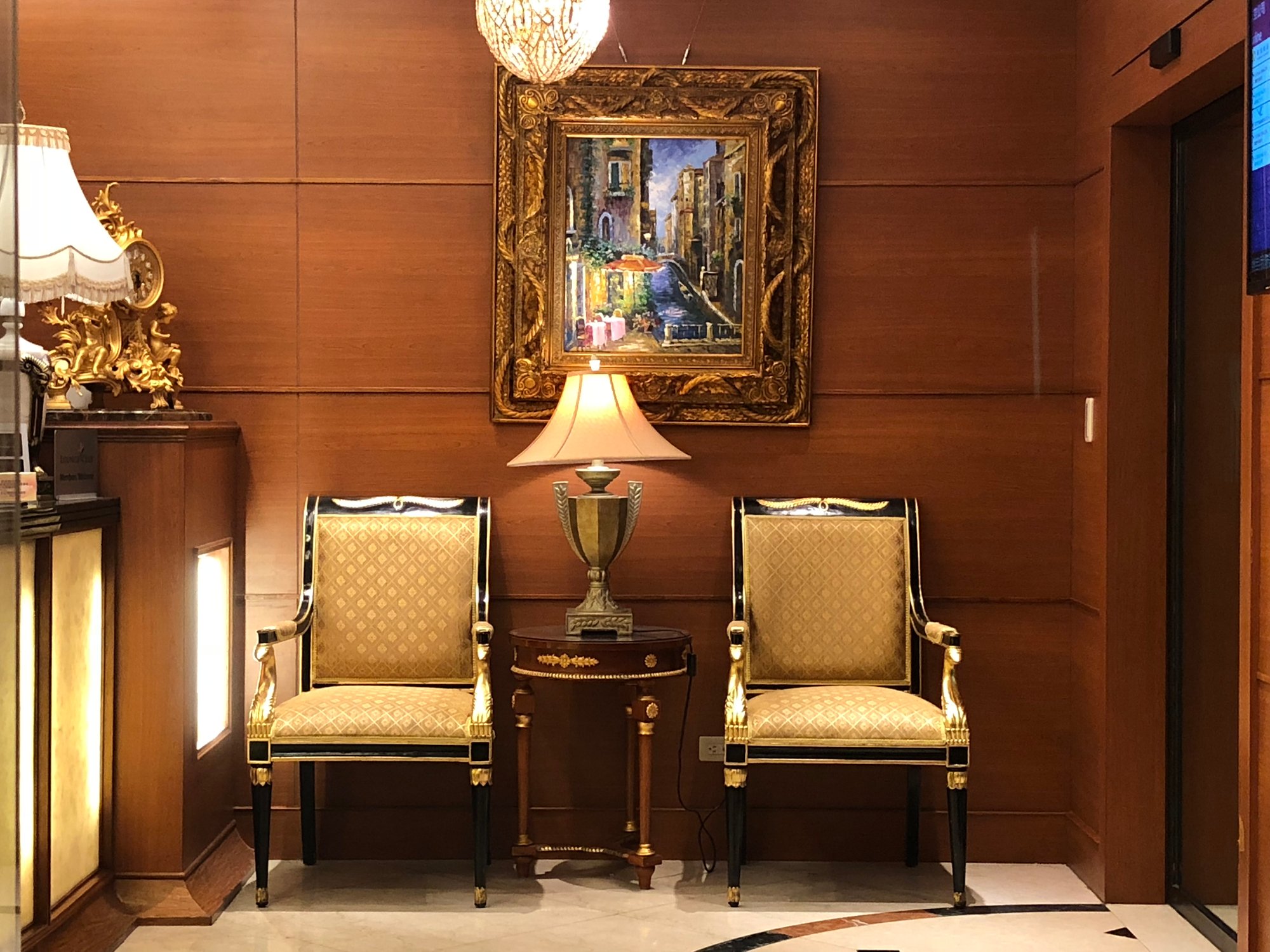 #1 of 5 images of More Premium Lounge