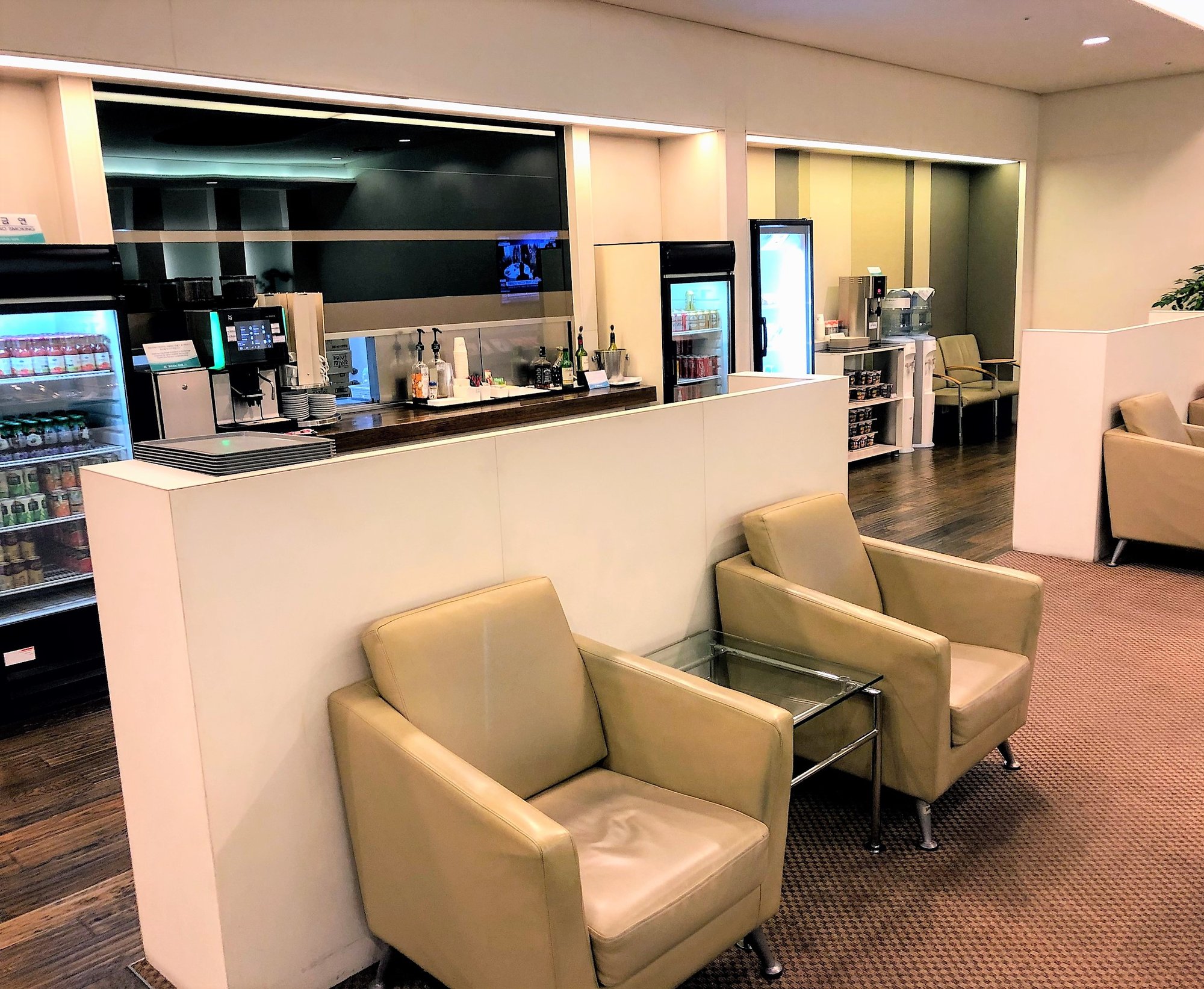 #2 of 5 images of Korean Air Lounge (International)
