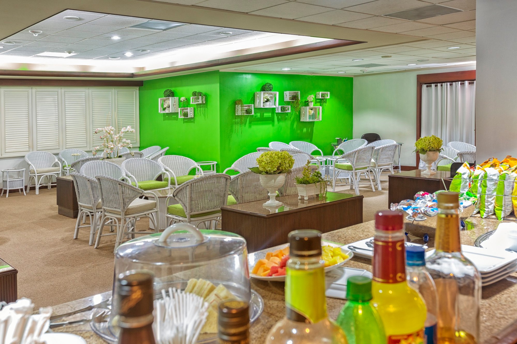 #2 of 3 images of Sala Larimar (Arrivals Lounge)