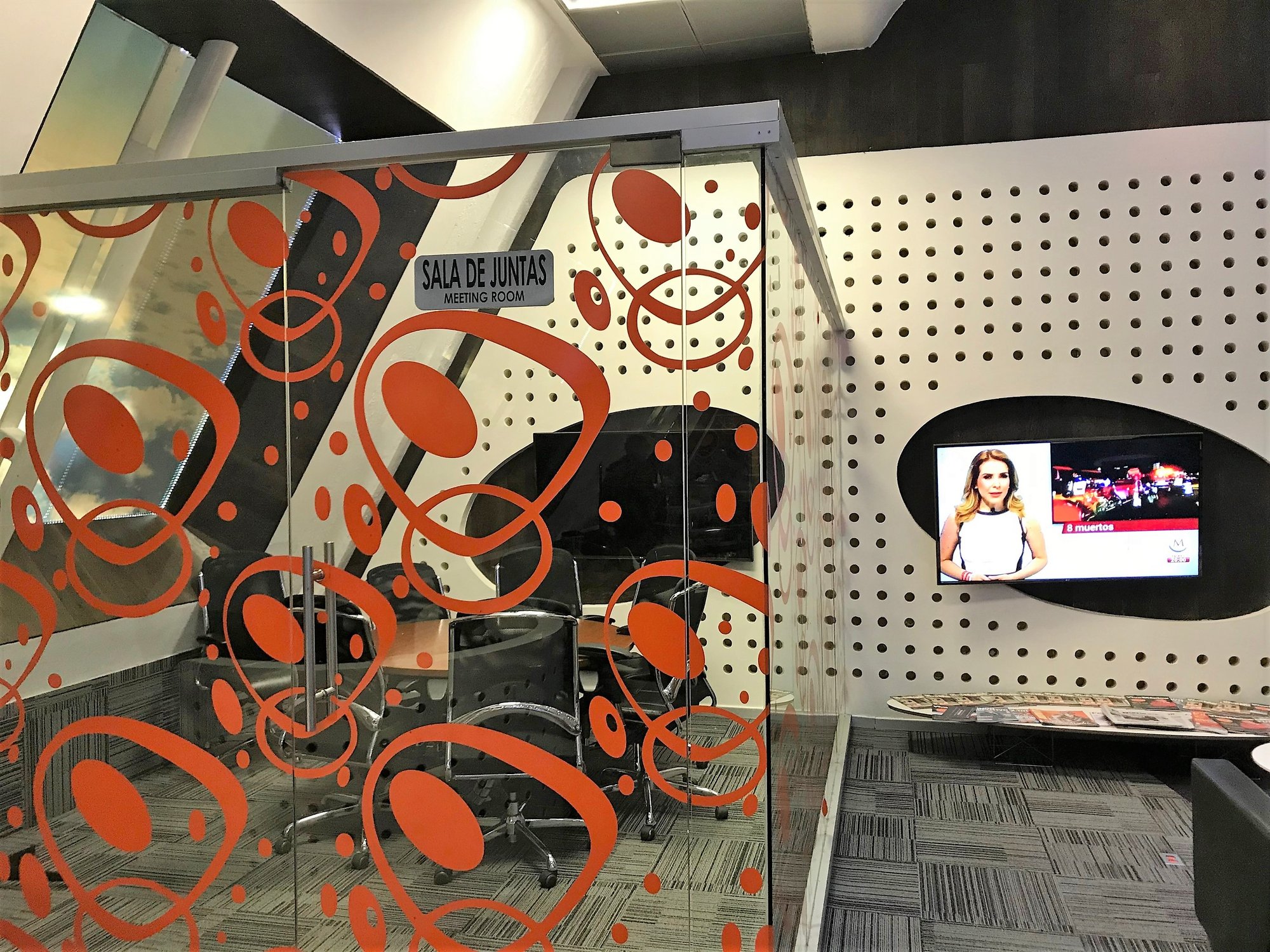 #5 of 5 images of VIP Lounge (West)