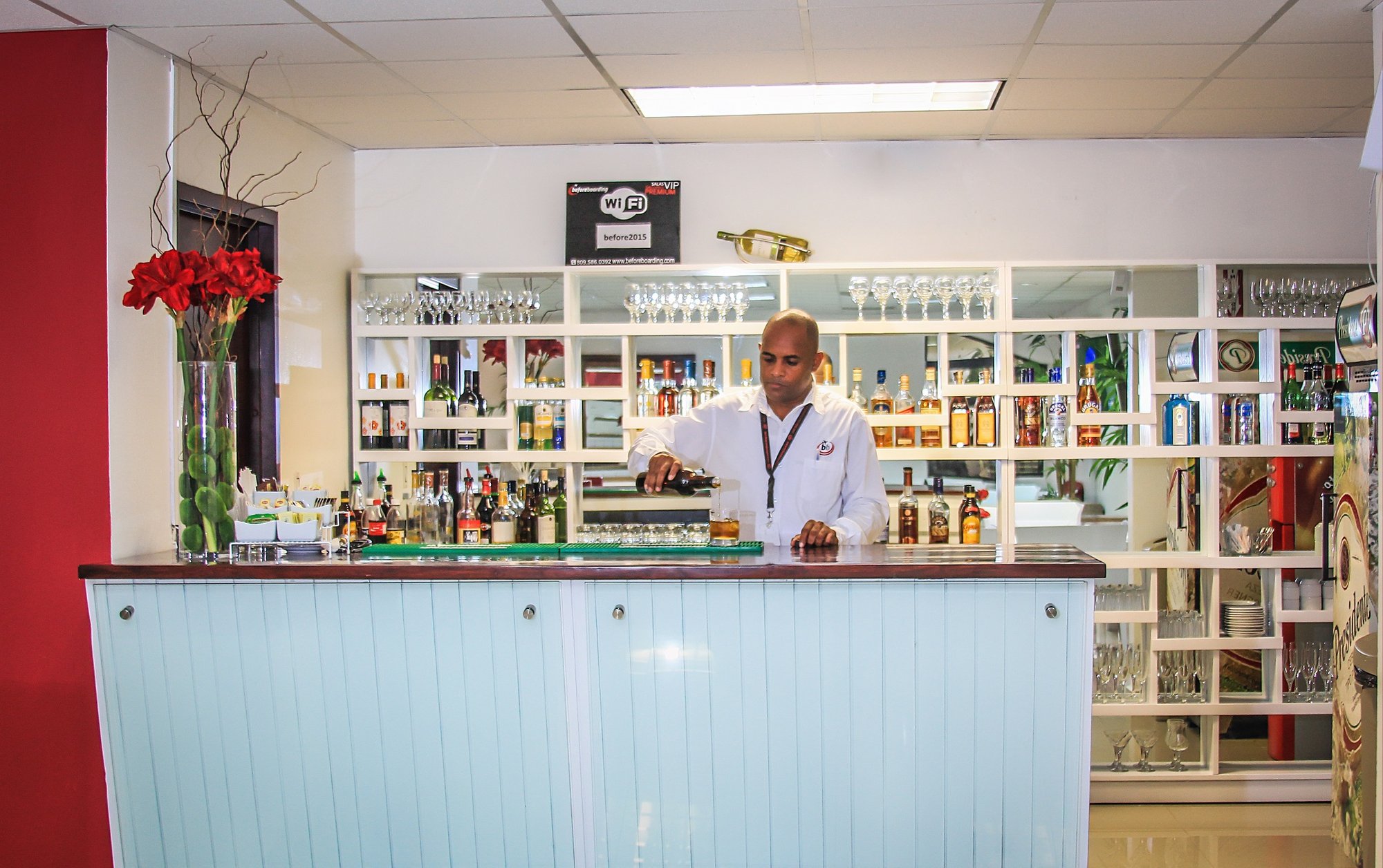 #2 of 5 images of Sala Ambar (Departures Lounge)