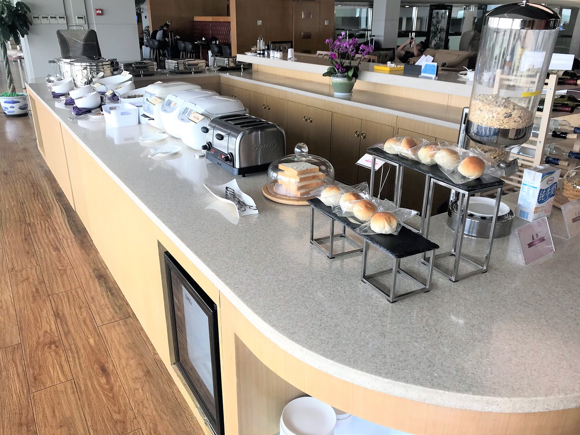 #3 of 5 images of Chengdu Airport First Class Lounge (Gate 101)