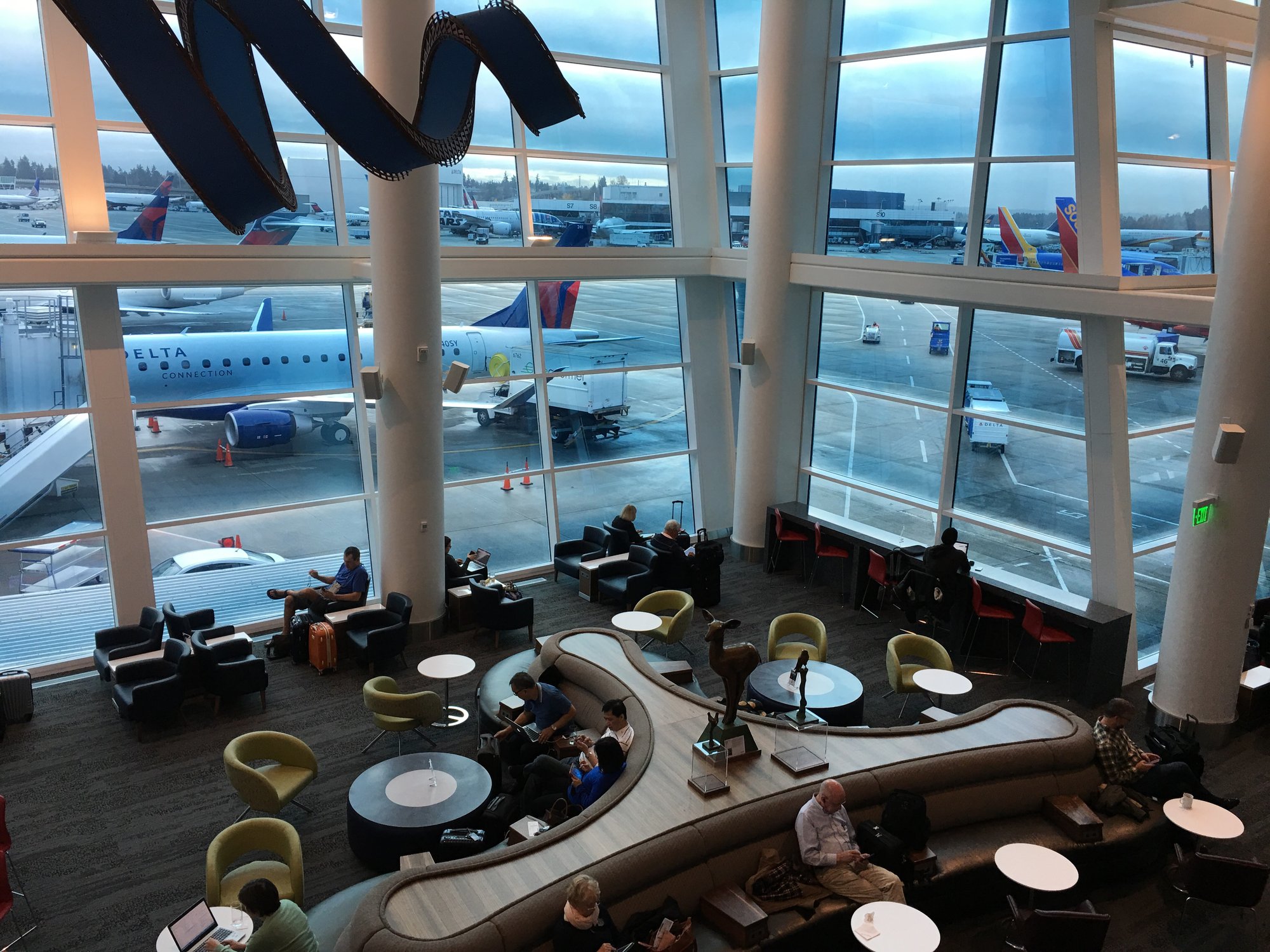 #4 of 5 images of Delta Air Lines Delta Sky Club
