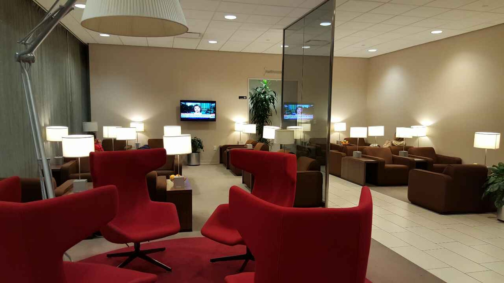 #4 of 5 images of KLM Crown Lounge