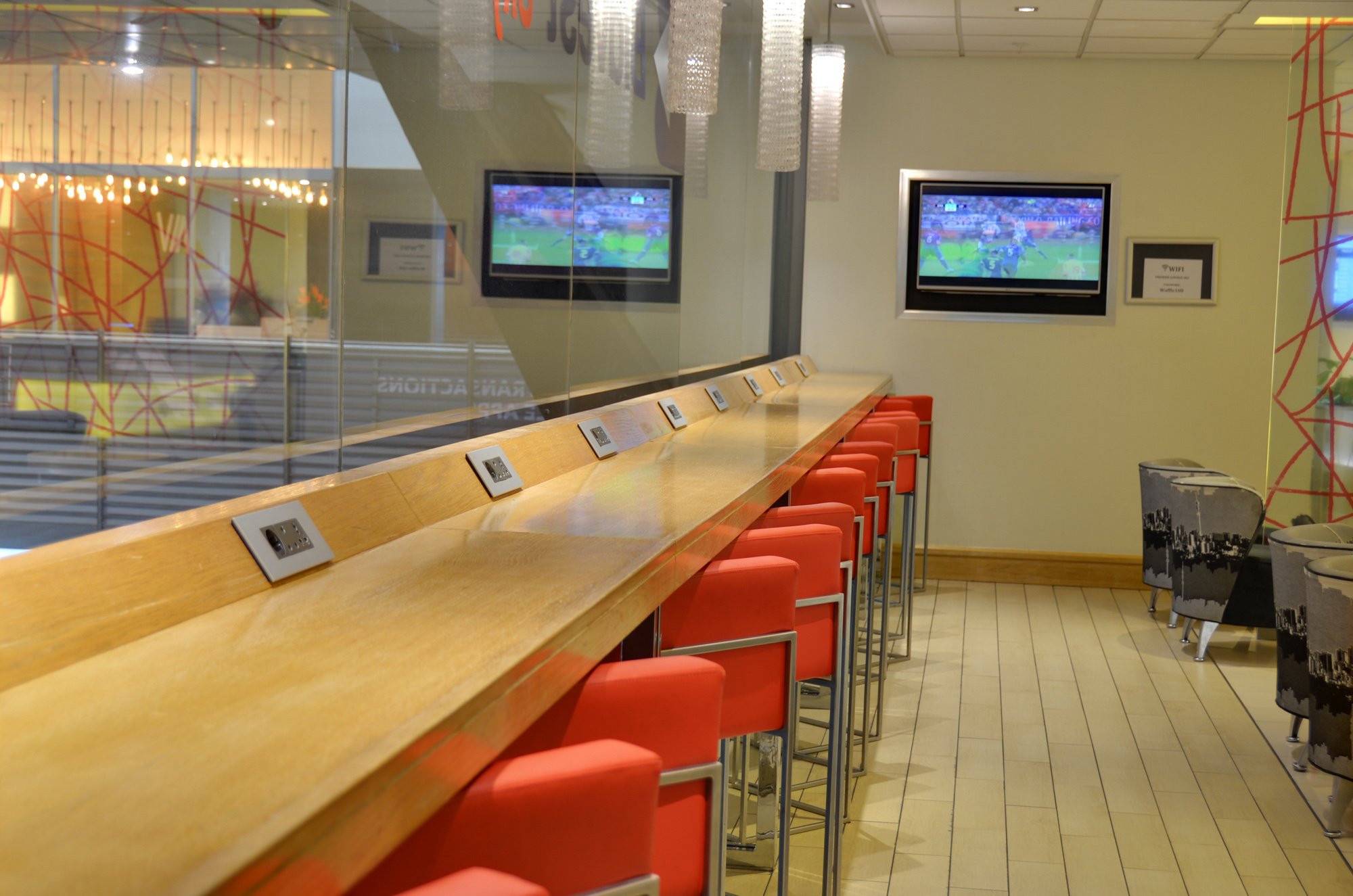 #3 of 5 images of SALON BIDVEST SKY