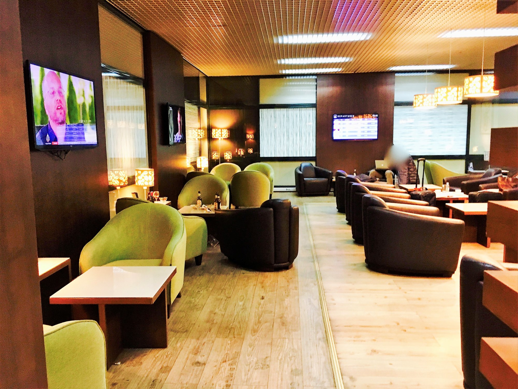#2 of 5 images of Business Lounge No. 1051