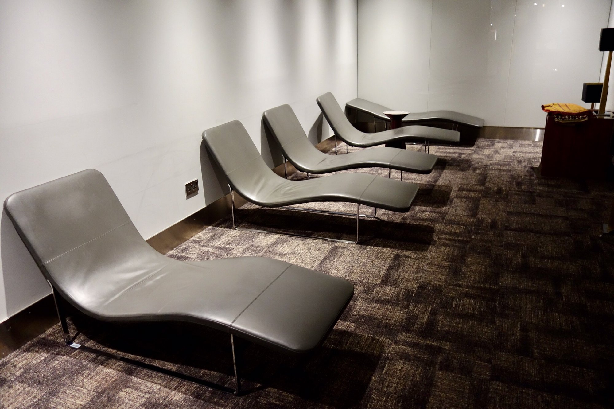 #5 of 5 images of Royal Jordanian Crown Lounge