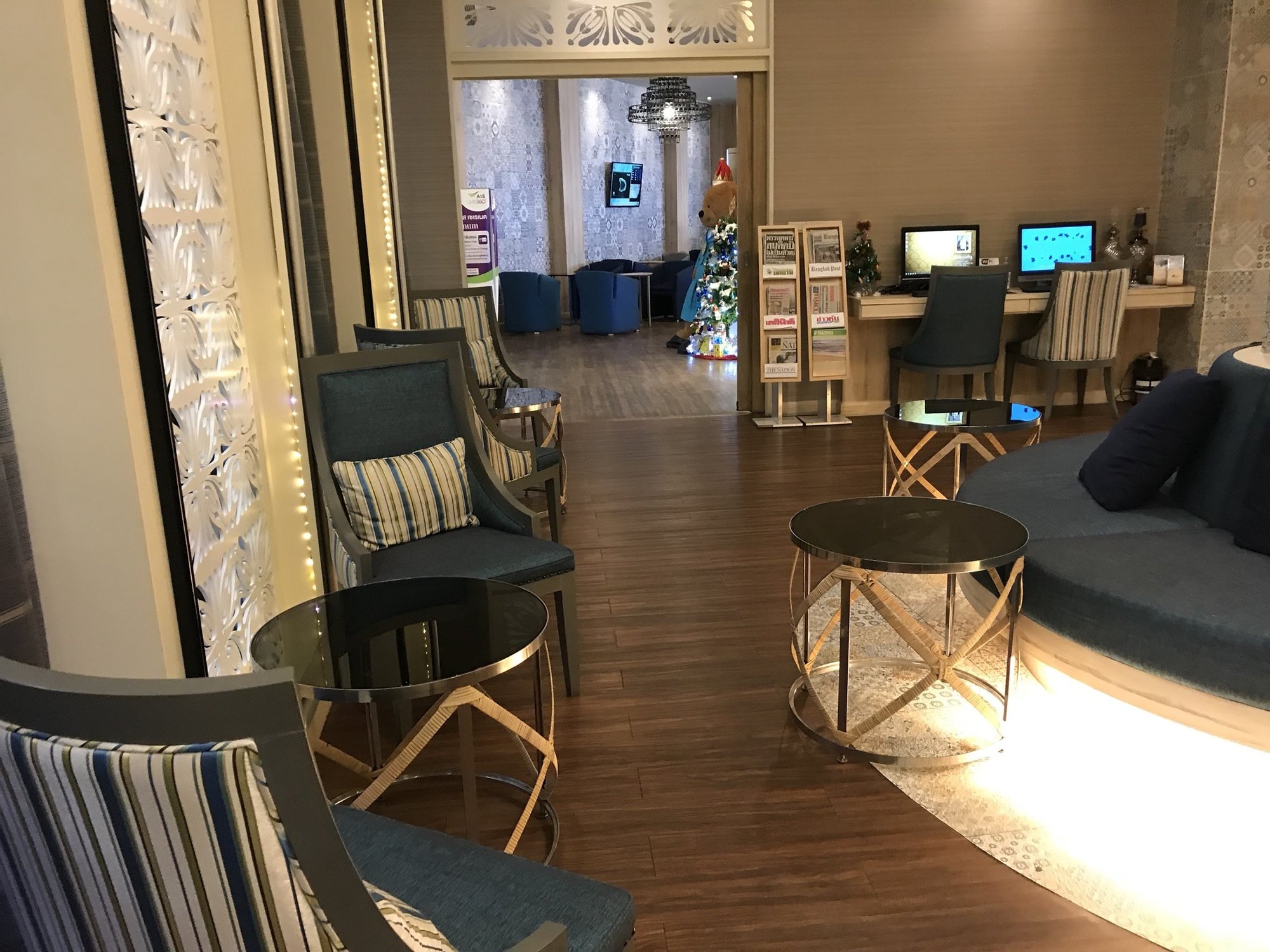 #2 of 5 images of Bangkok Airways Blue Ribbon Lounge