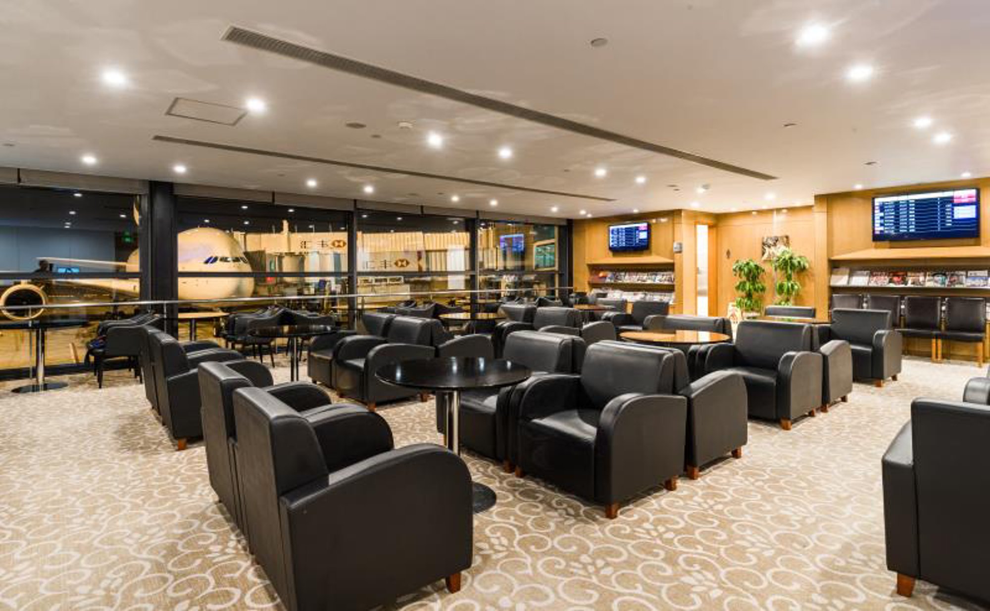 #4 of 4 images of No. 73 VIP Lounge