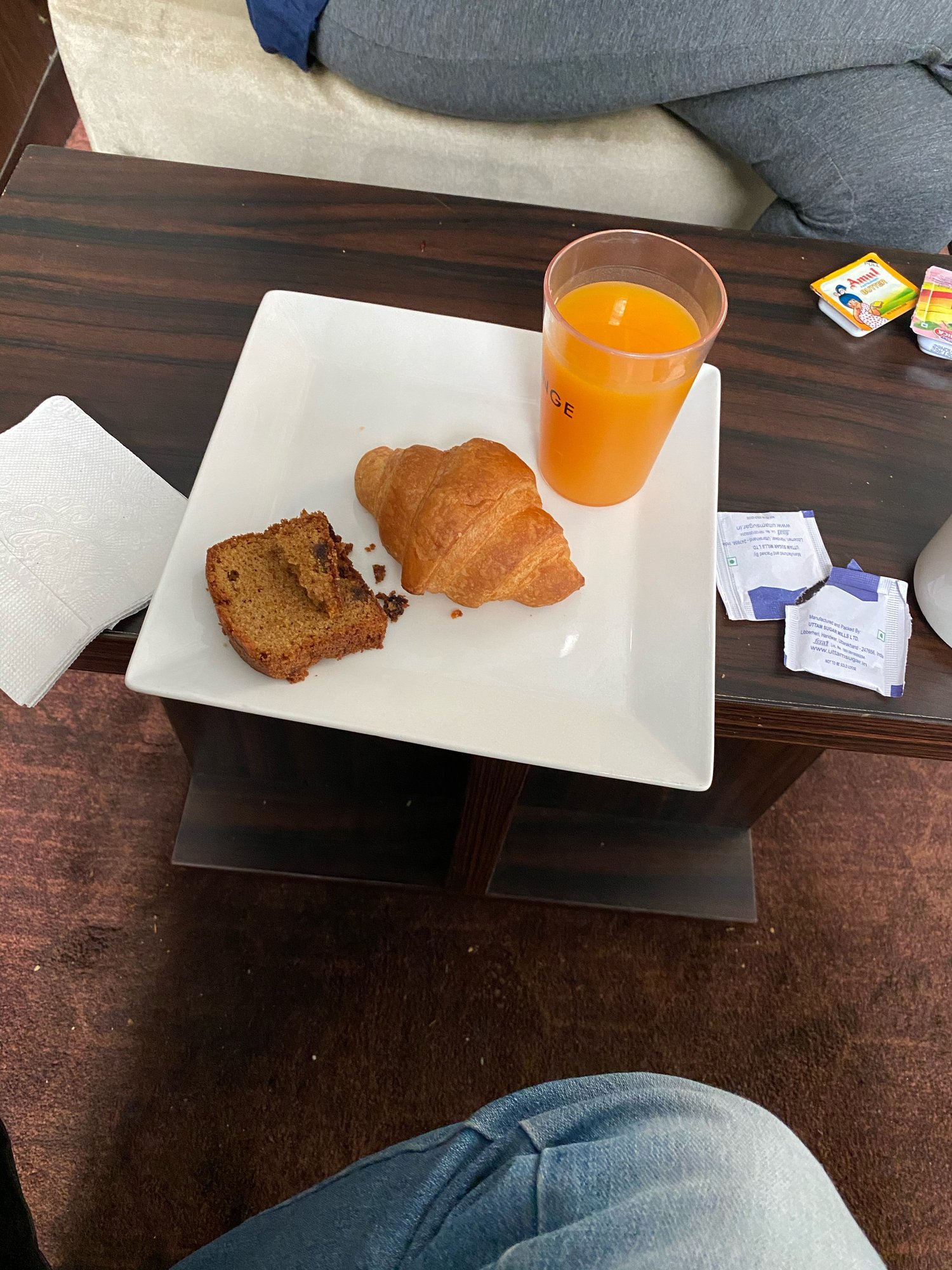 #1 of 1 images of BLR Domestic Lounge