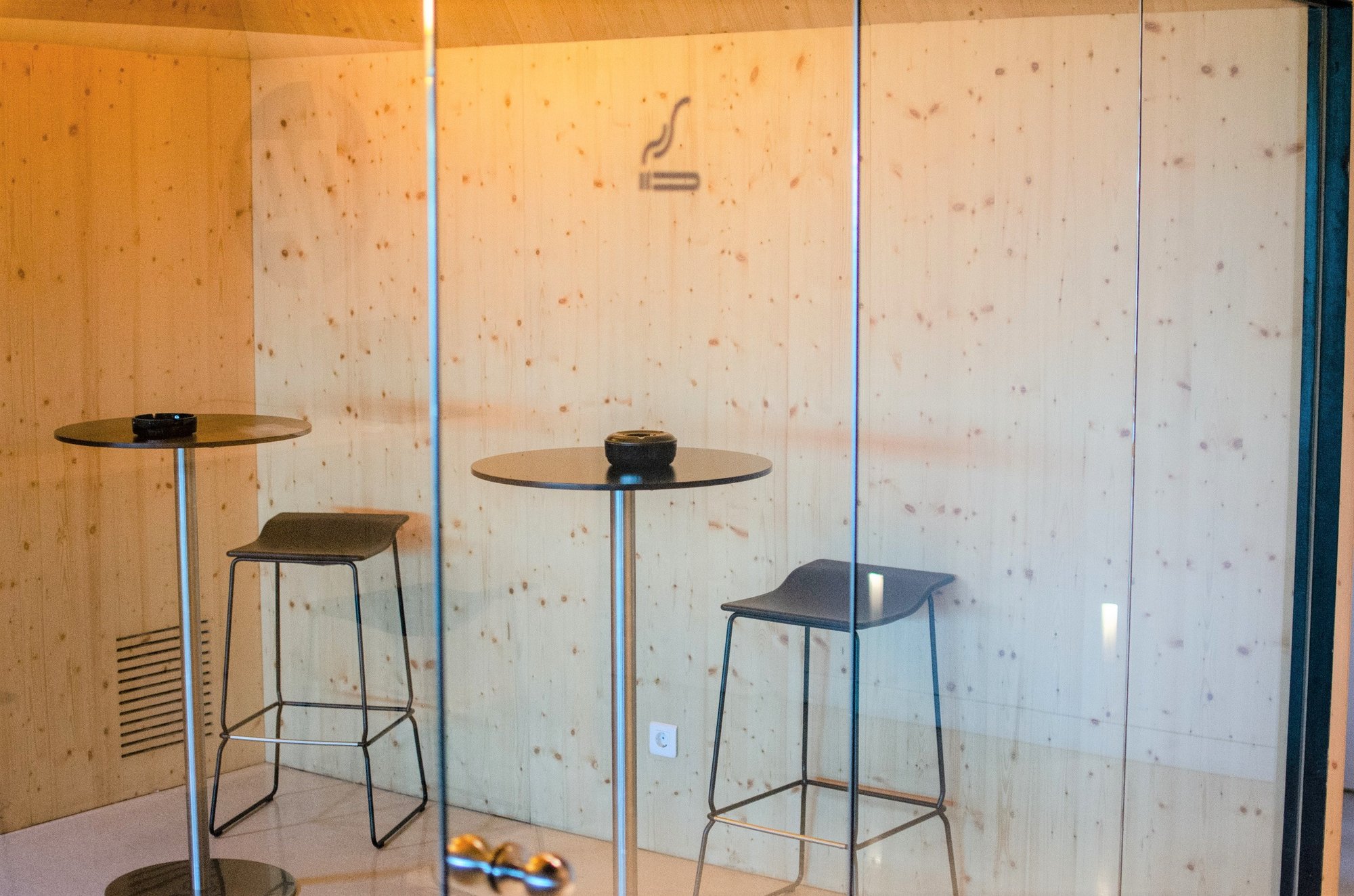 #2 of 5 images of ANA Airport Lounge