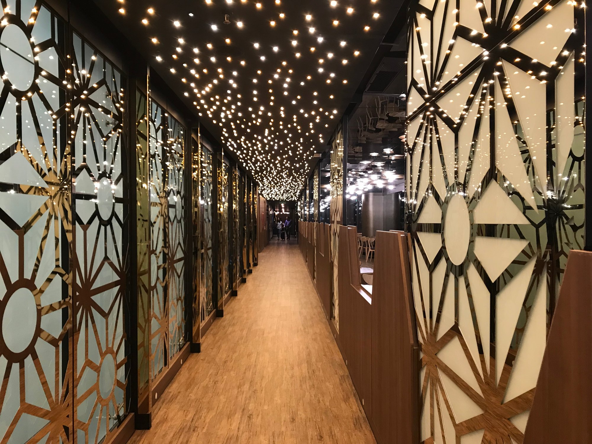 #5 of 5 images of El Dorado Lounge