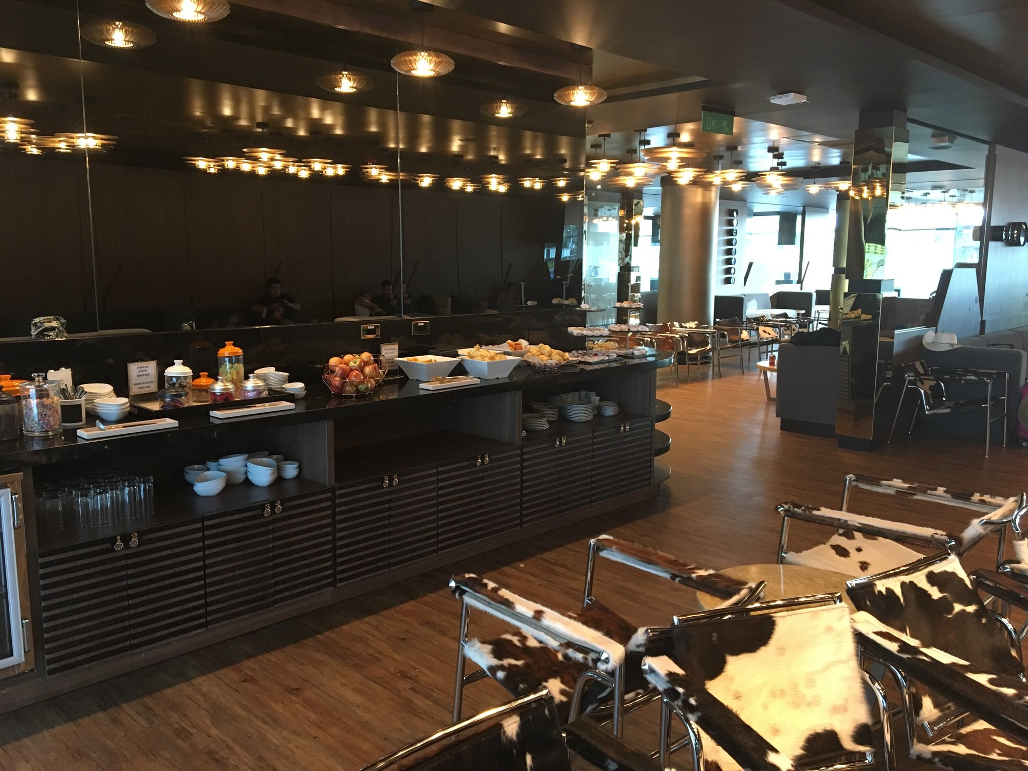 #3 of 5 images of El Dorado Lounge