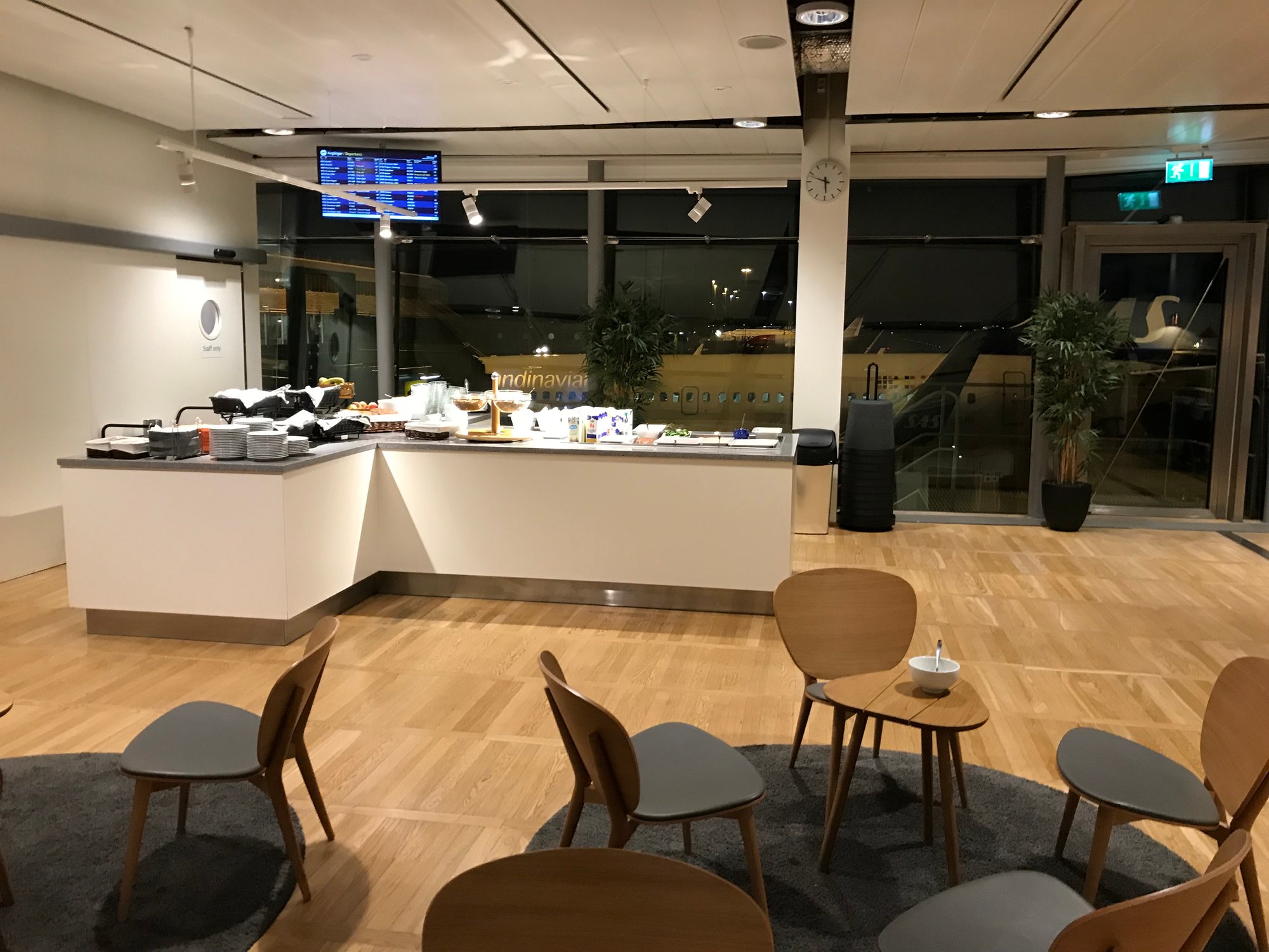 #1 of 5 images of MENZIES BUSINESS LOUNGE