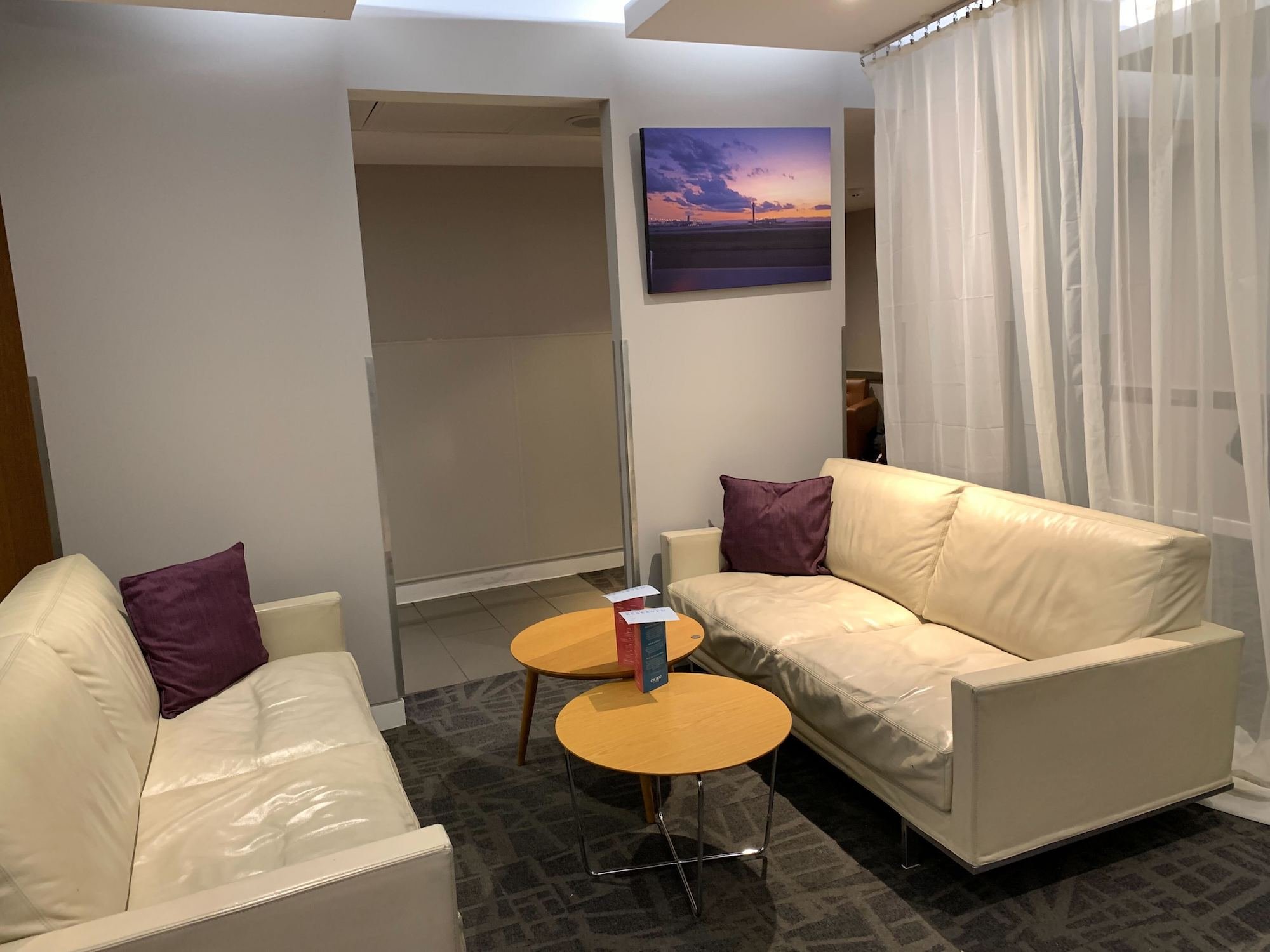 #5 of 5 images of Escape Lounges